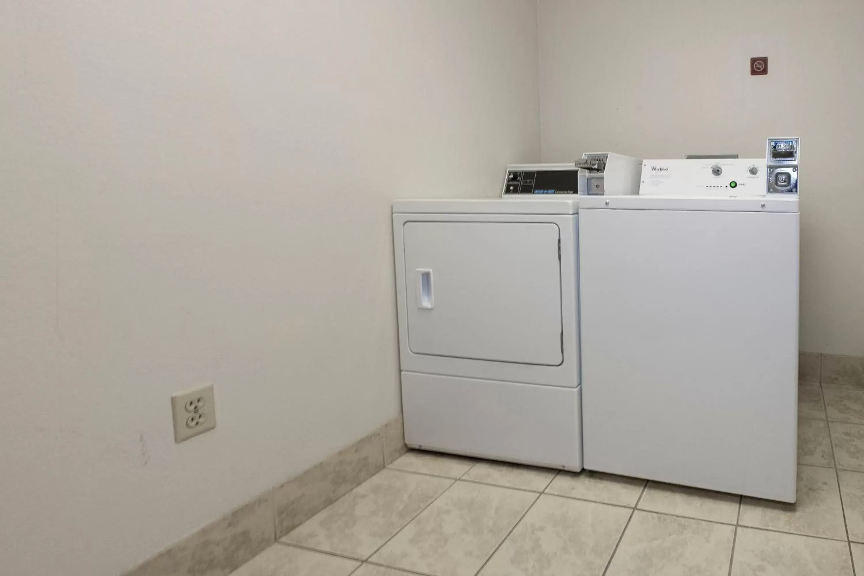 Other, Kitchen/Kitchenette in Red Roof Inn PLUS+ & Suites Knoxville West - Cedar Bluff