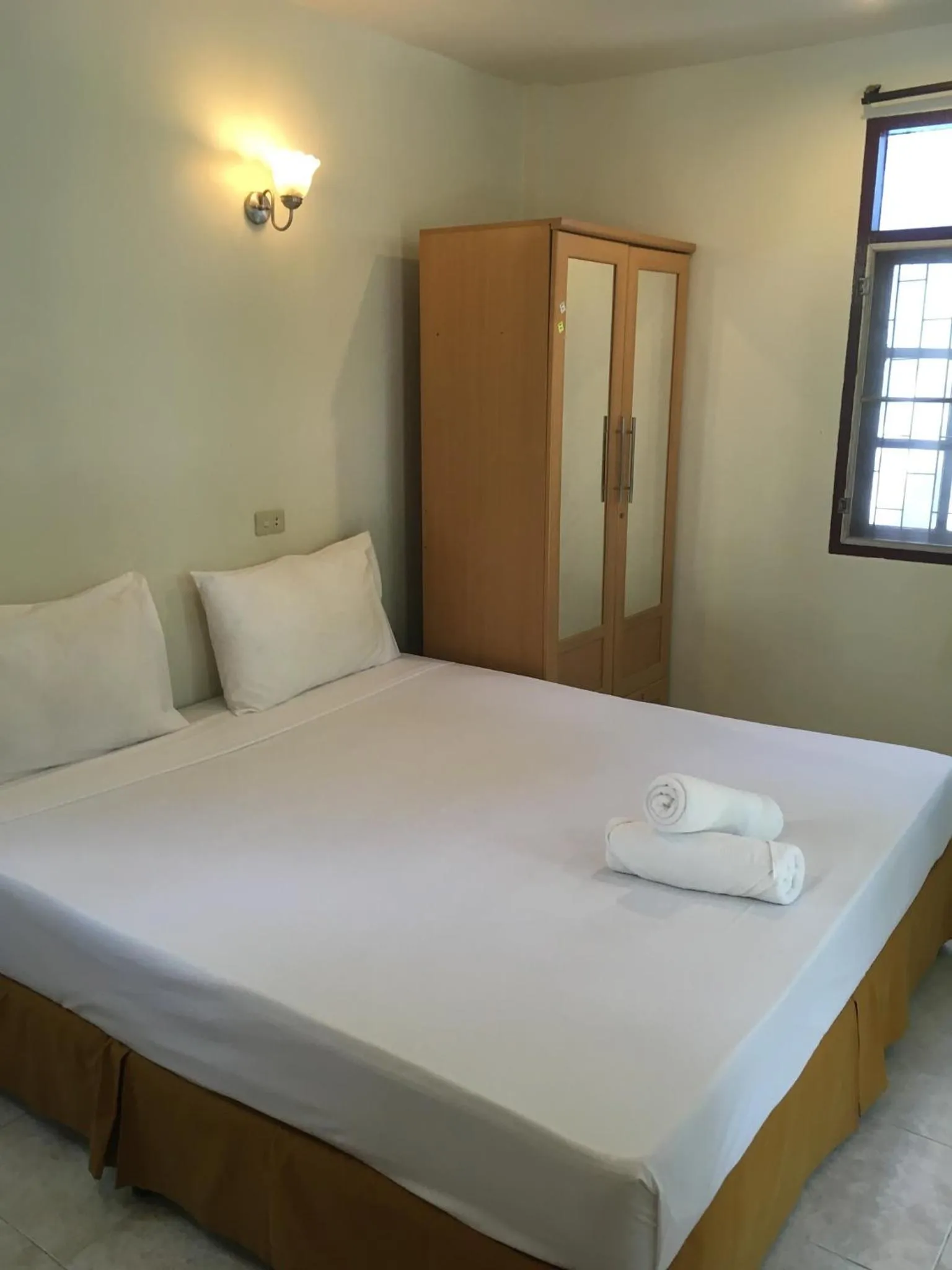 Photo of the whole room, Bed in Magic Resort