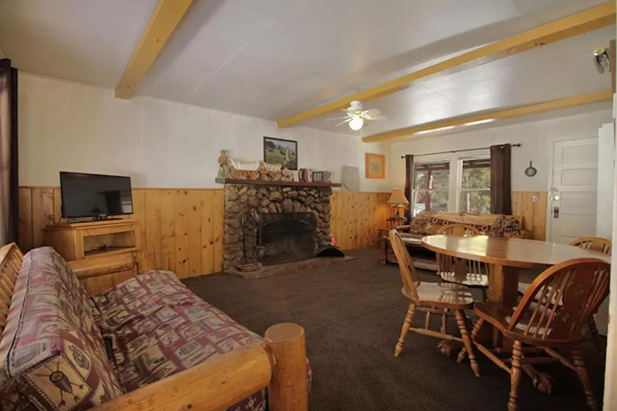 Seating Area in Silver Pines Lodge