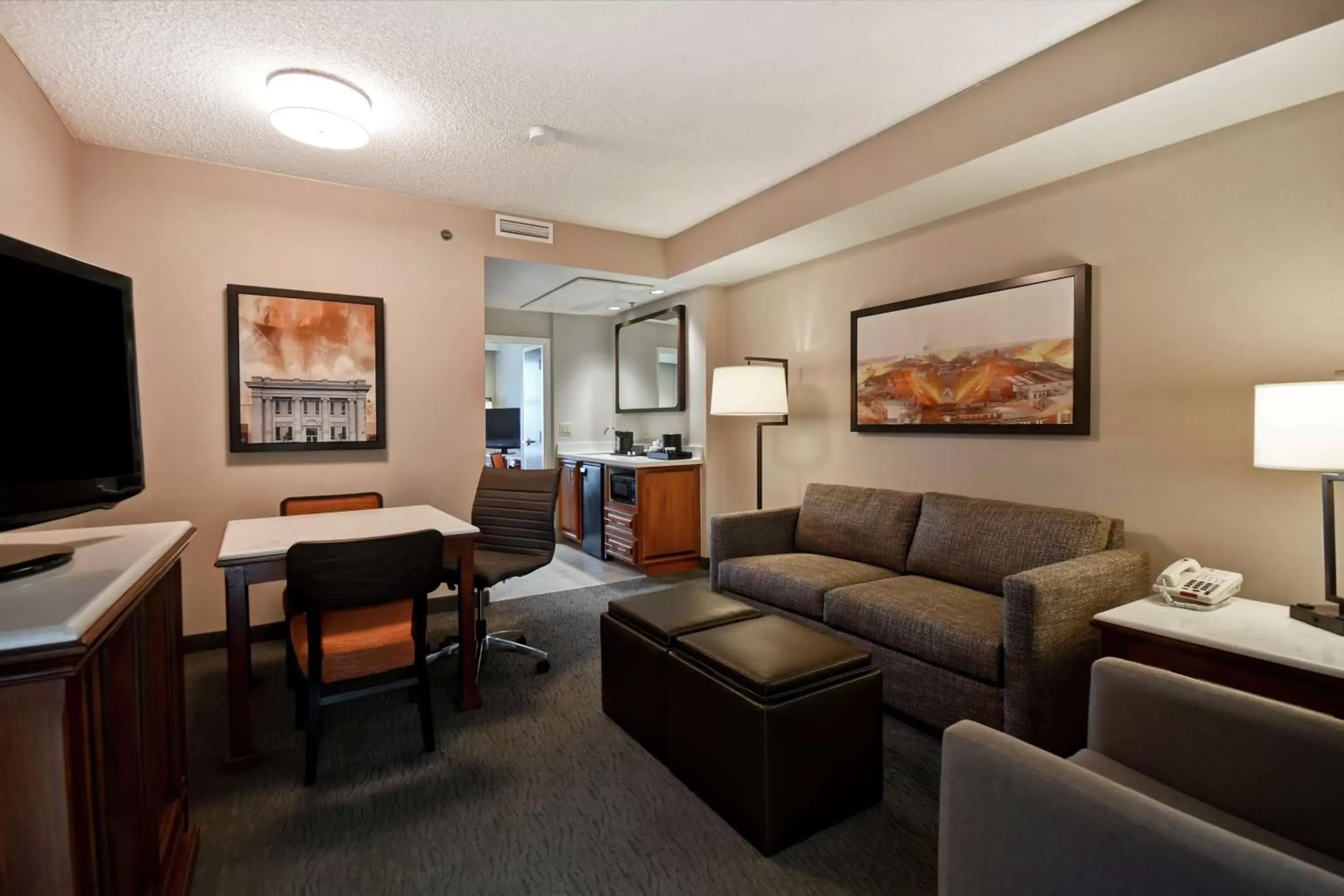 Bedroom, Seating Area in Embassy Suites Little Rock