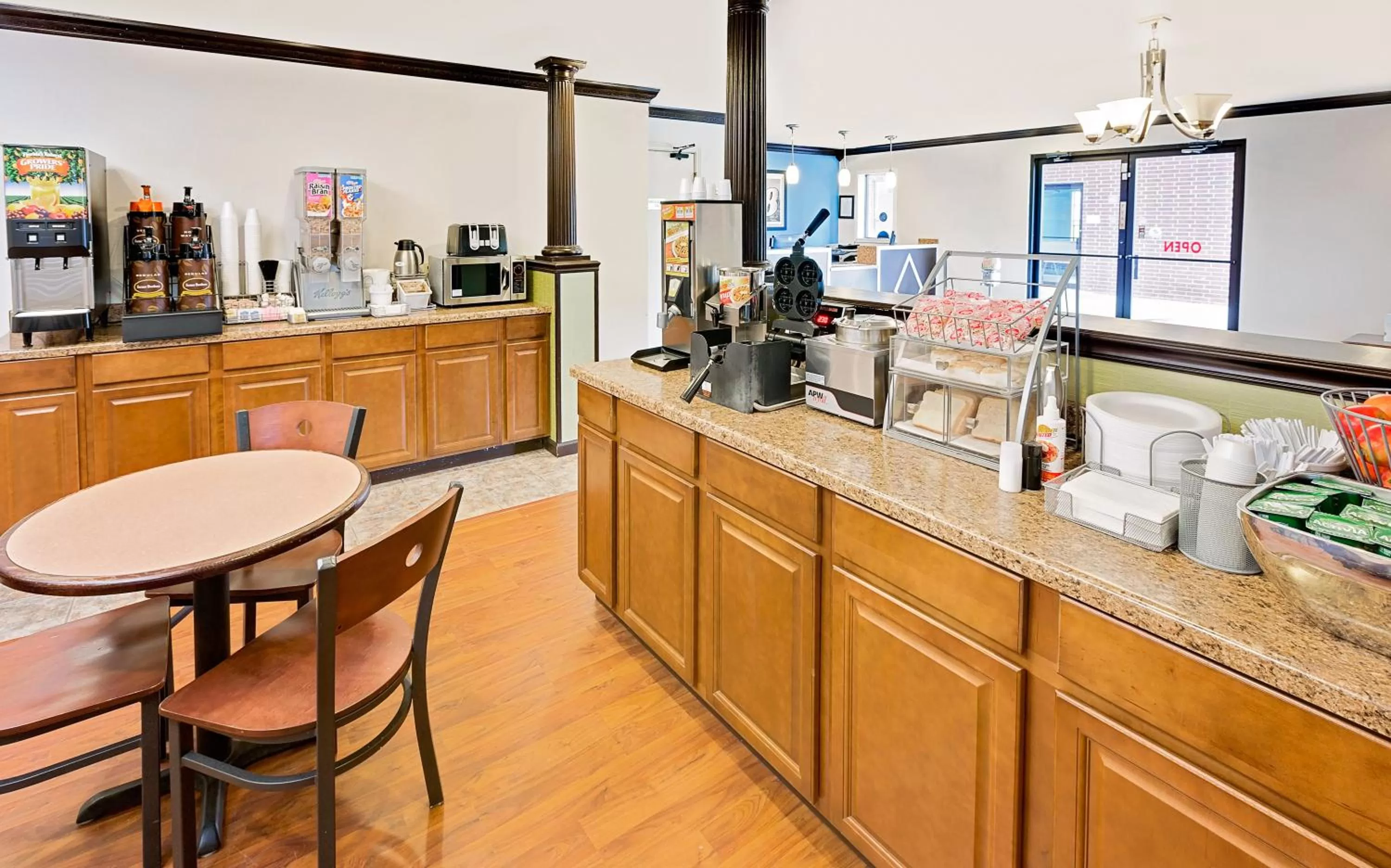 Restaurant/places to eat in Super 8 by Wyndham Hazen