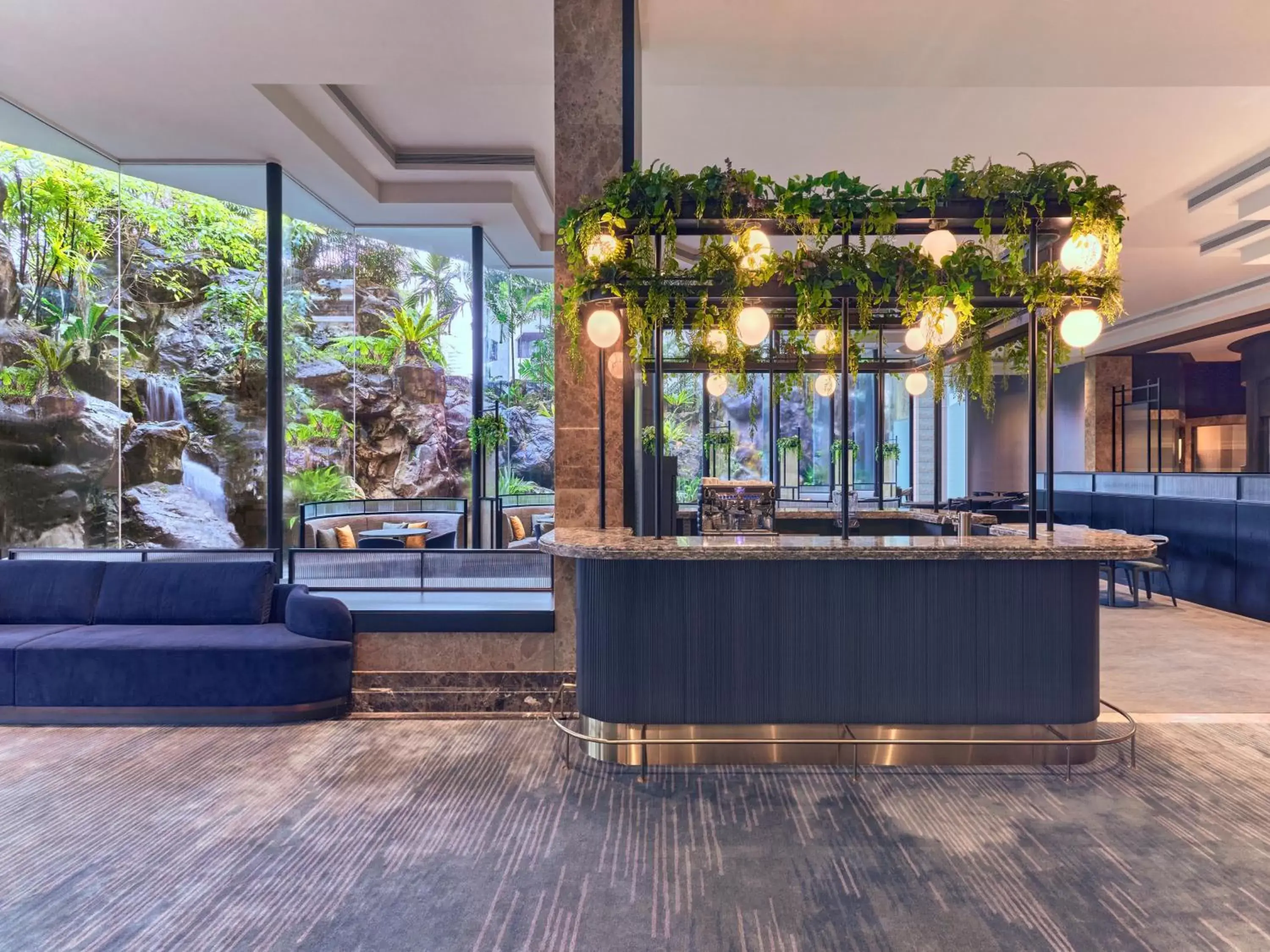 Lounge or bar in Vibe Hotel Singapore Orchard