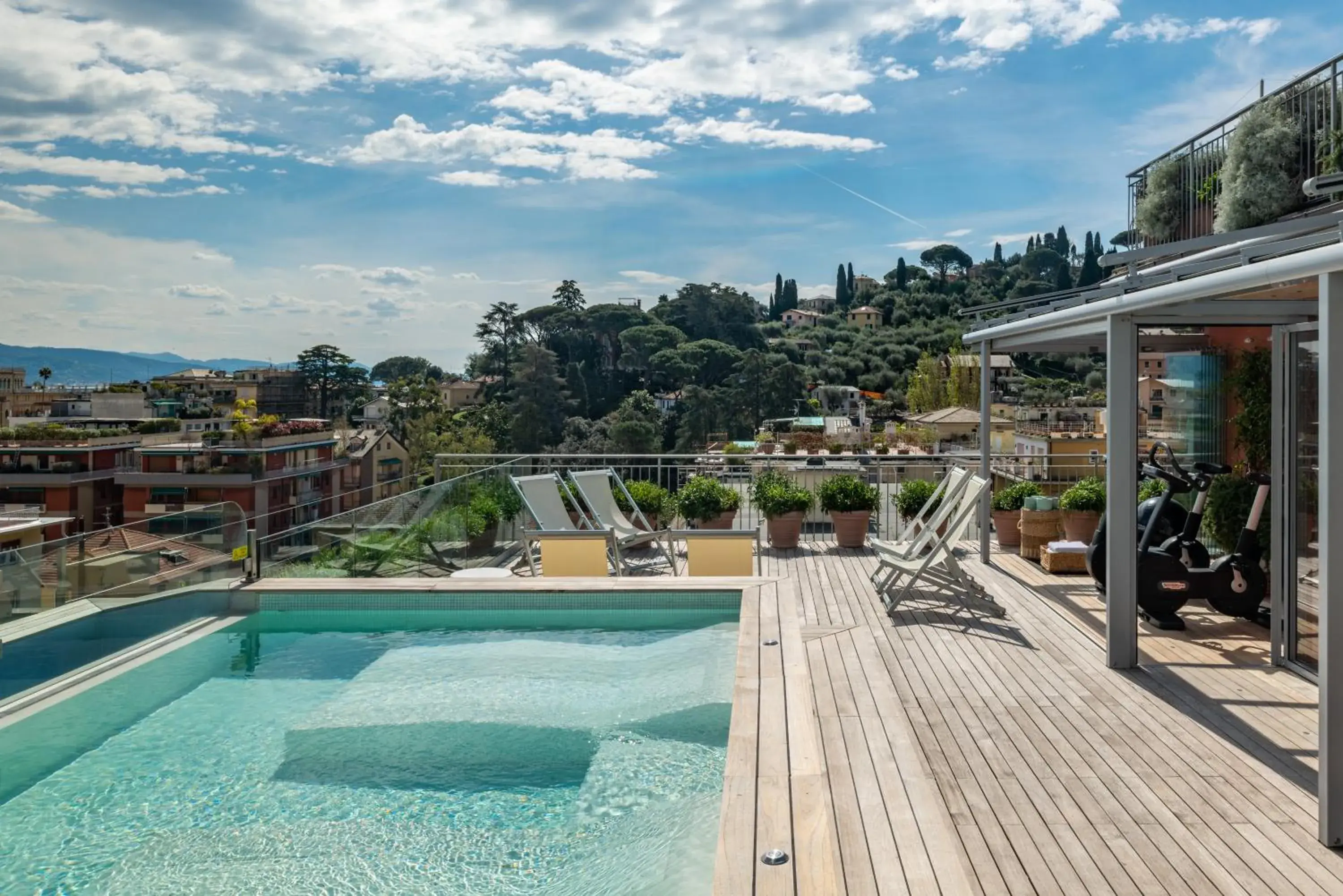 Balcony/Terrace, Swimming Pool in Albergo Minerva