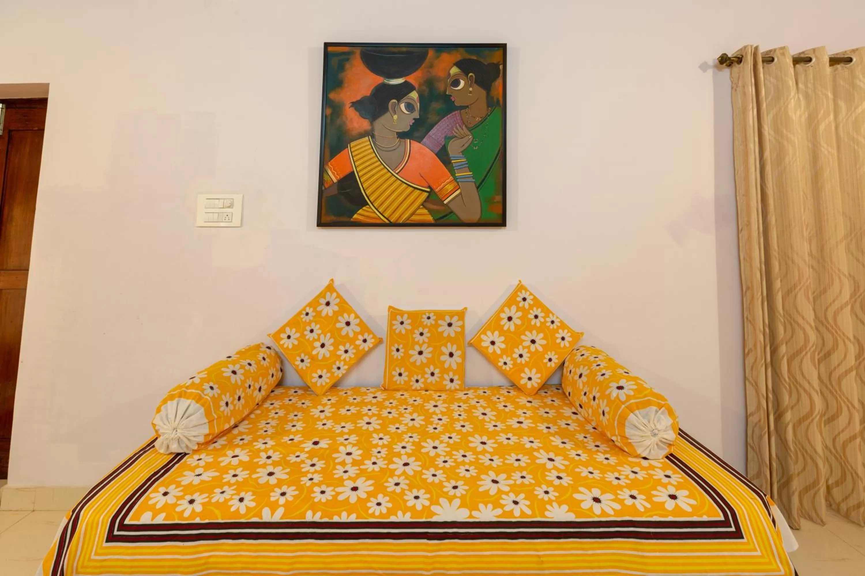 Bed in KSTDC Hotel Mayura Velapuri Belur