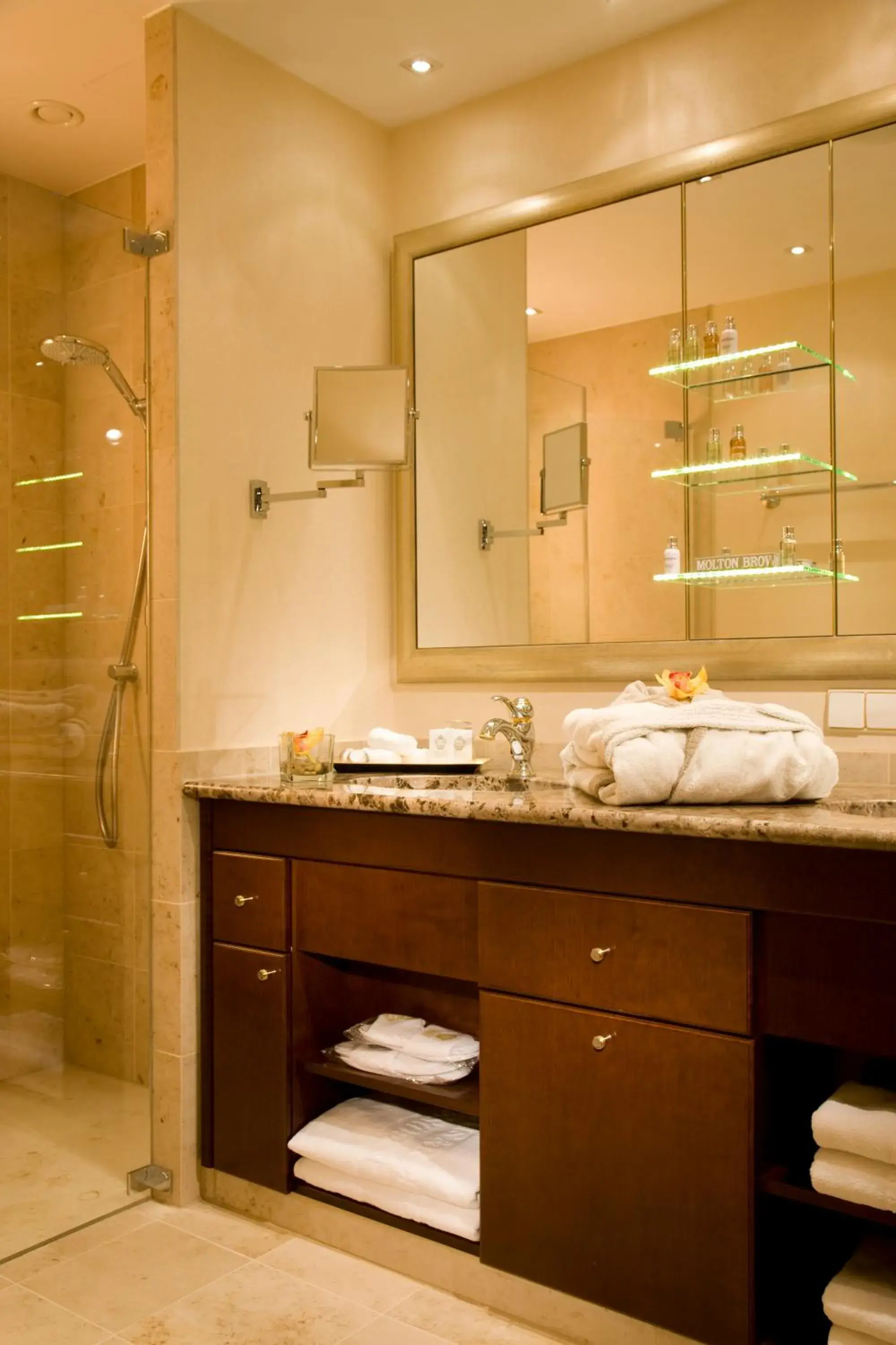 Bathroom in Relais & Châteaux Bülow Palais