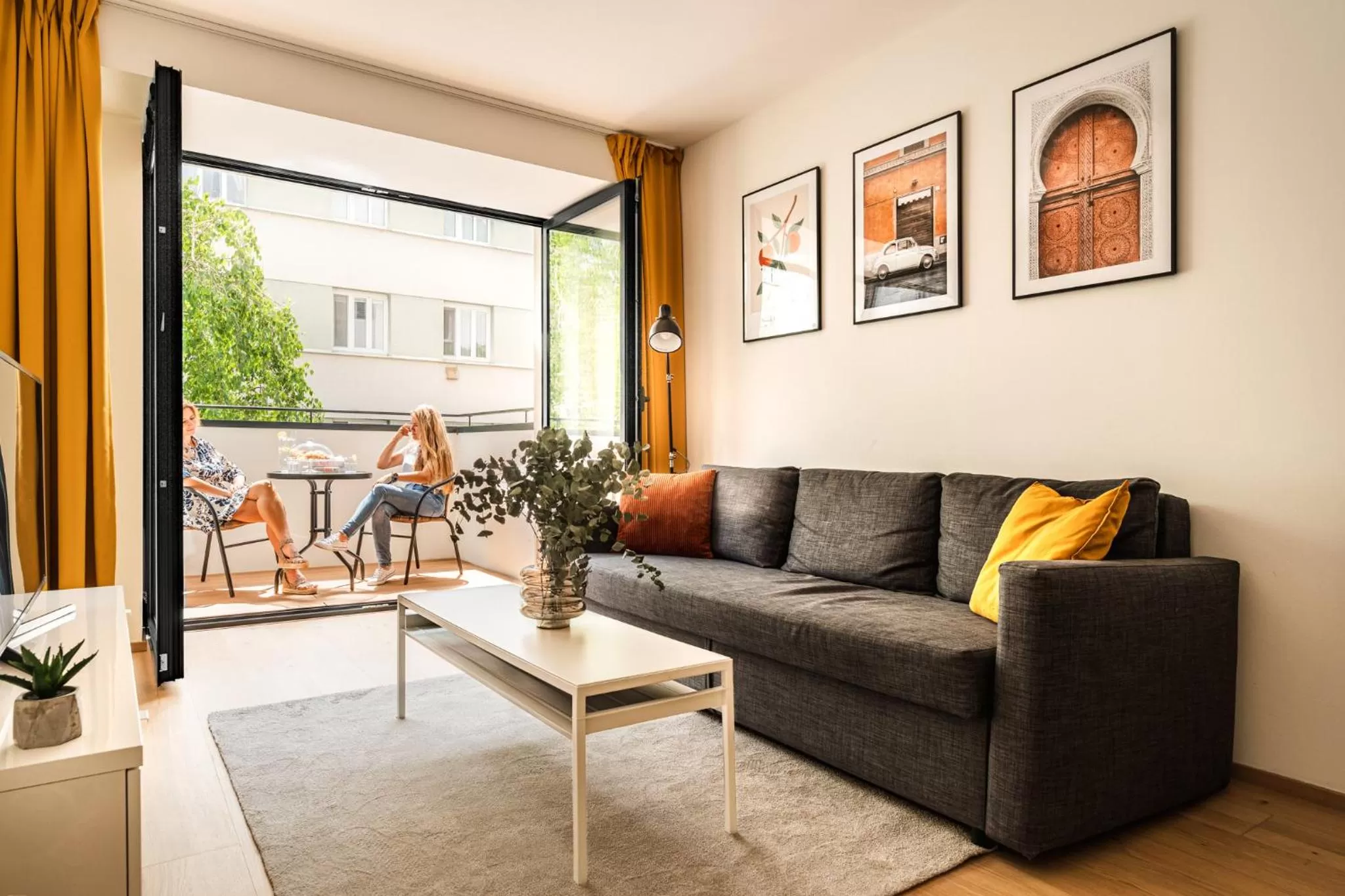 Balcony/Terrace in Smart & Green Living by Ambiente