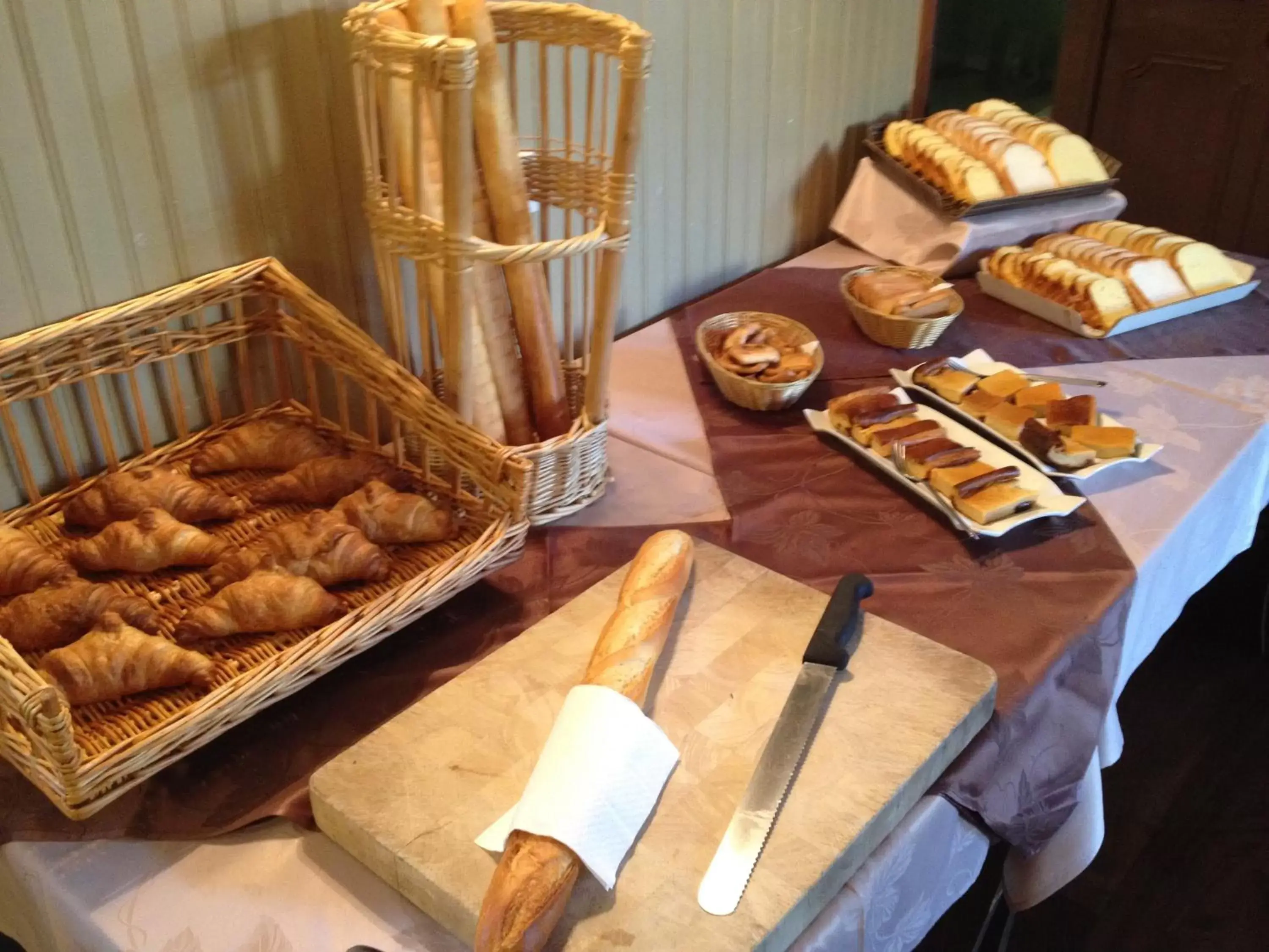 Food, Seating Area in Hôtel Restaurant du Lac