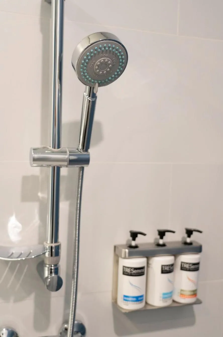 Bathroom in Holiday Inn Express Yangjiang City Center by IHG