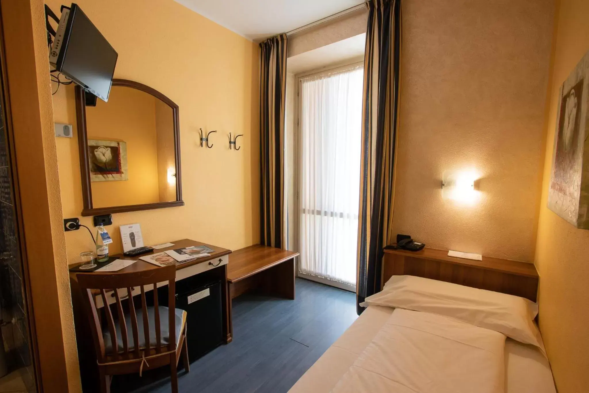 Bedroom, Bed in Hotel Bernina