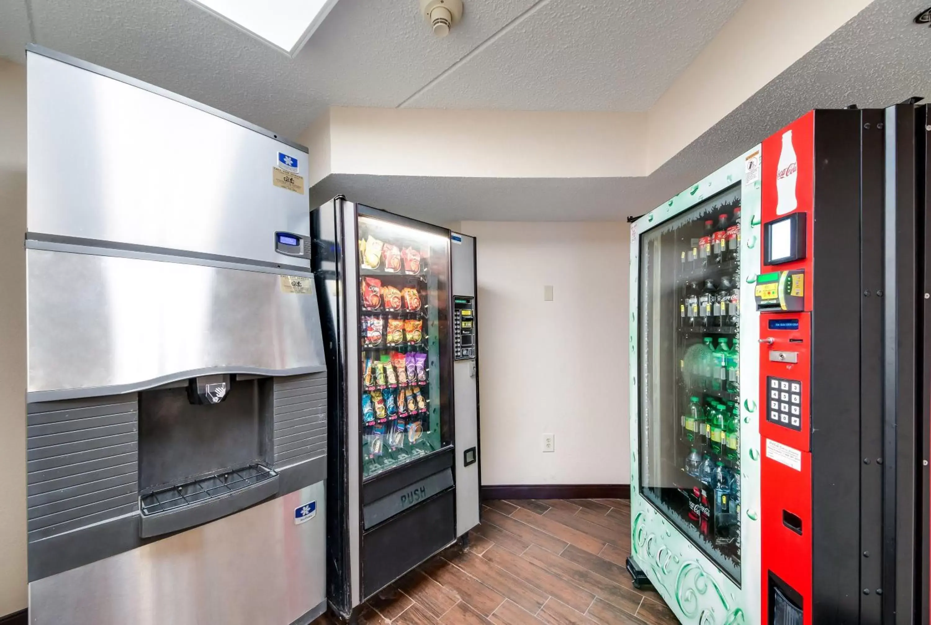 Other, Supermarket/Shops in Red Roof Inn Laredo