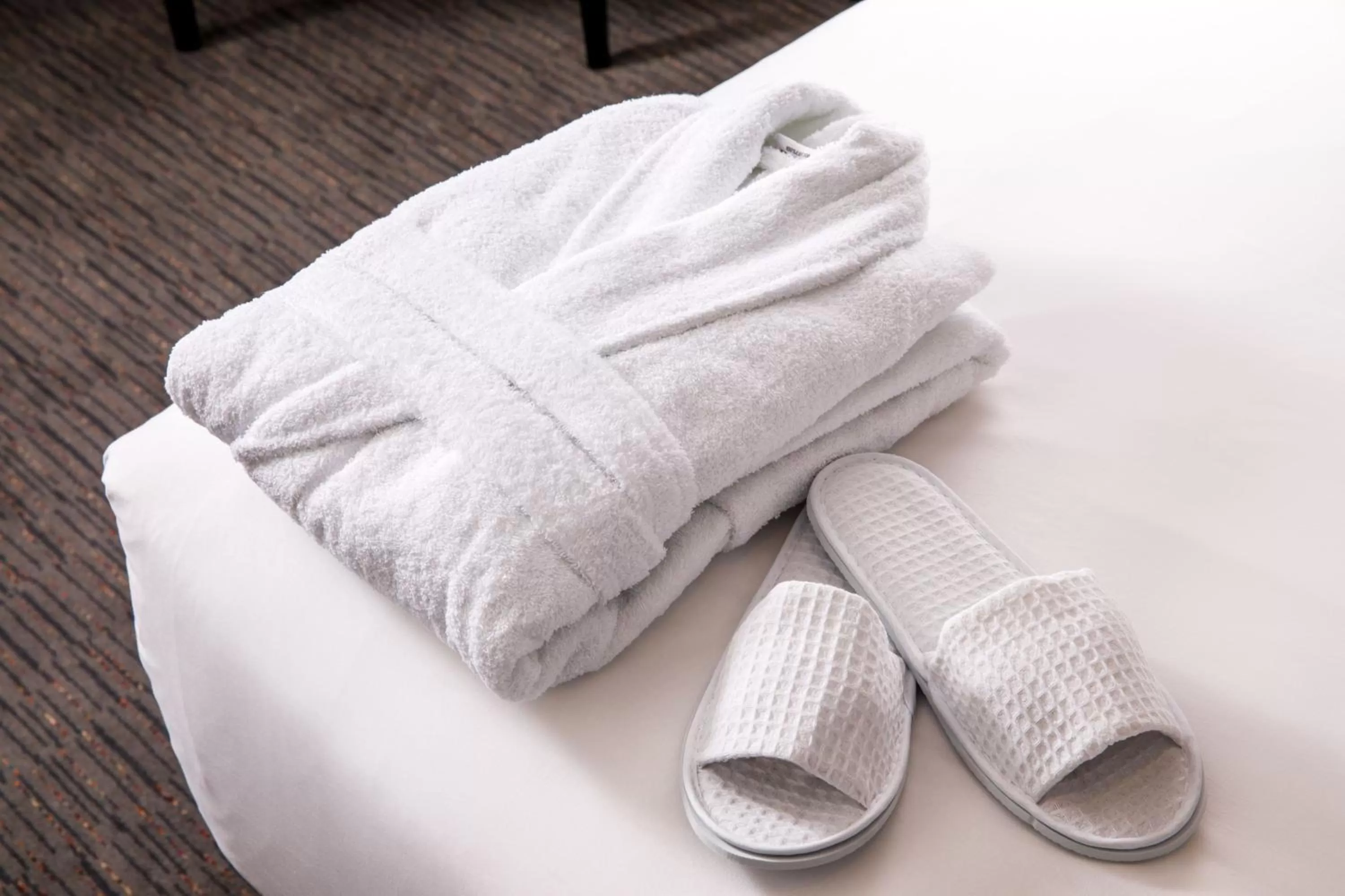 Bed in Mercure Chester Abbots Well Hotel