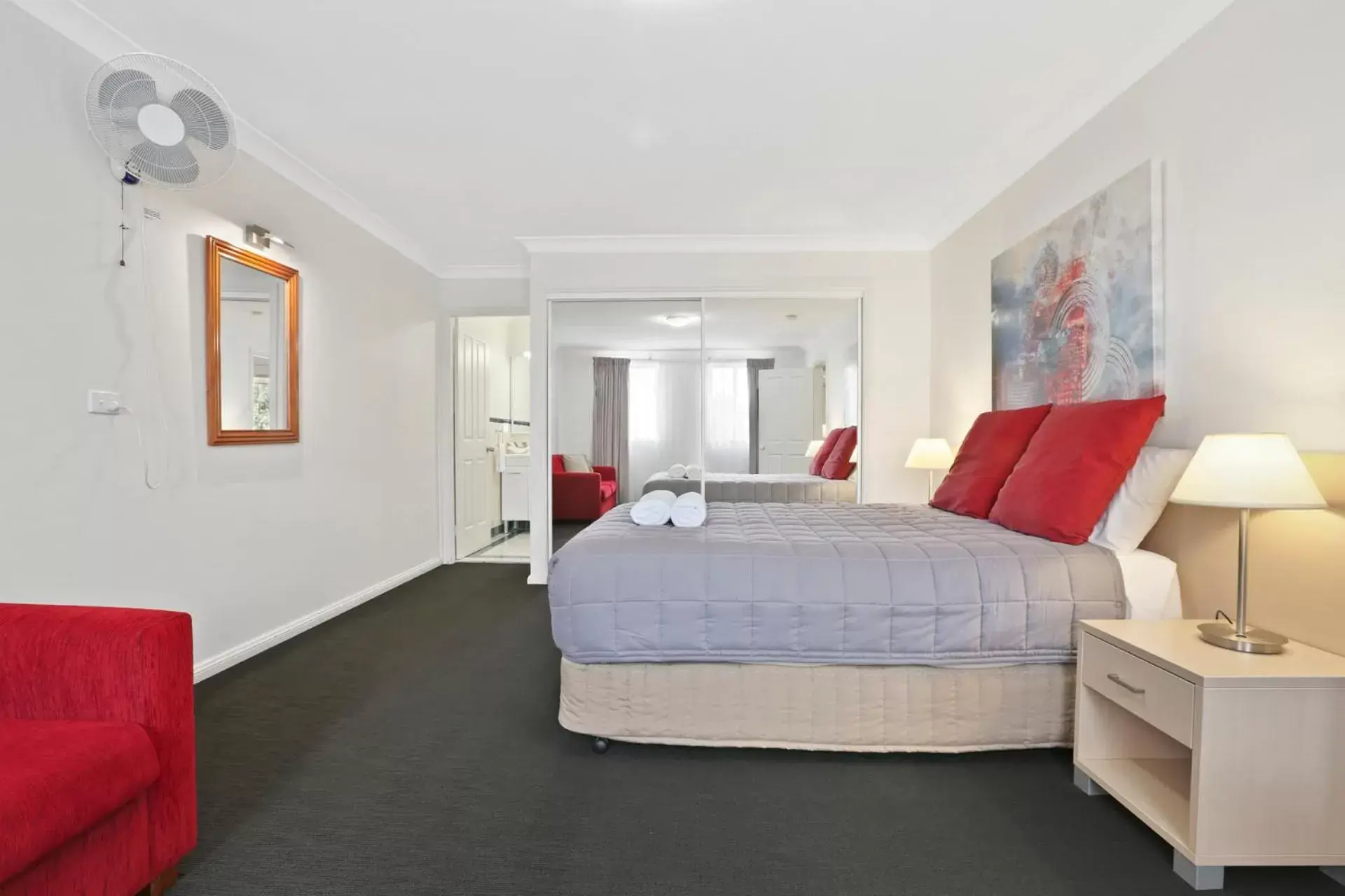 Photo of the whole room, Bed in Terralong Terrace Apartments