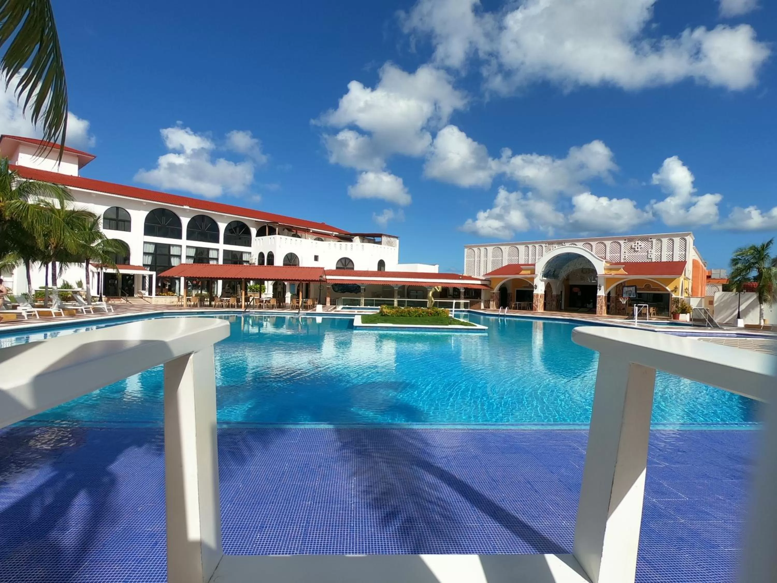 Swimming pool in Cozumel Hotel & Resort Trademark Collection by Wyndham