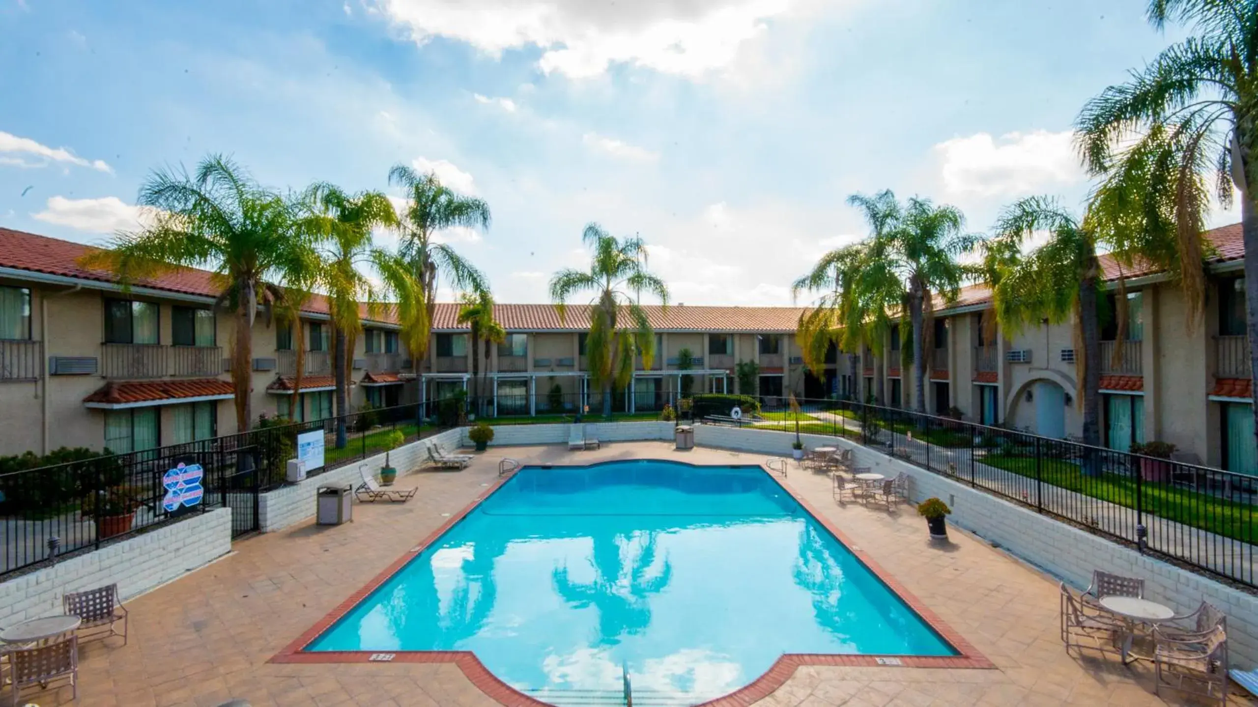 Swimming Pool in Motel 6 Anaheim Hills, CA