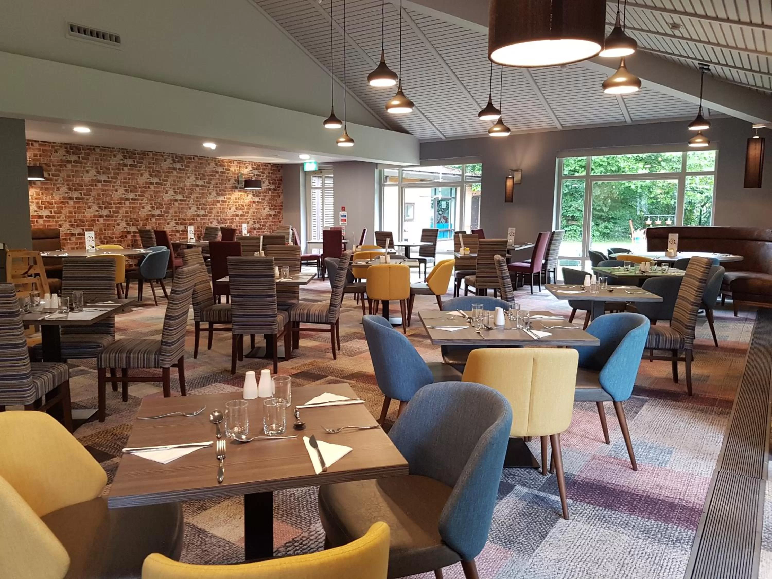 Restaurant/places to eat in Novotel Manchester West