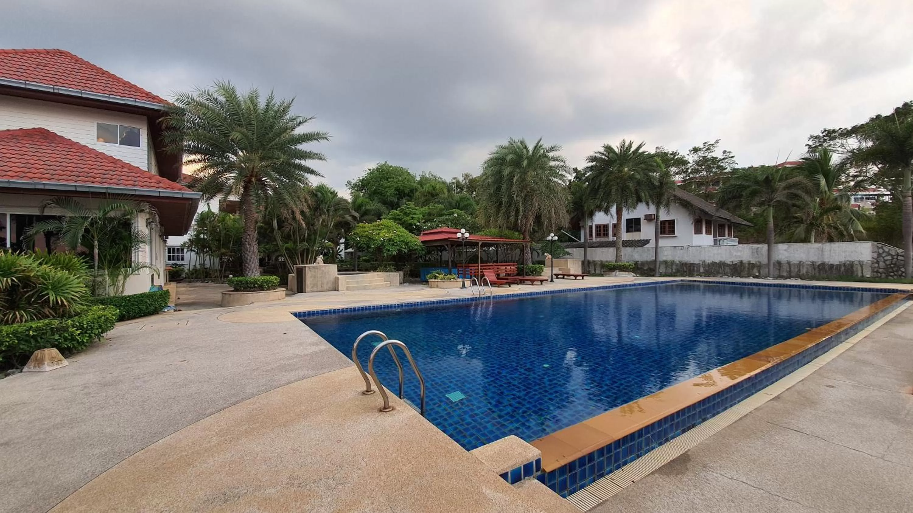 Swimming pool in Serene Sands