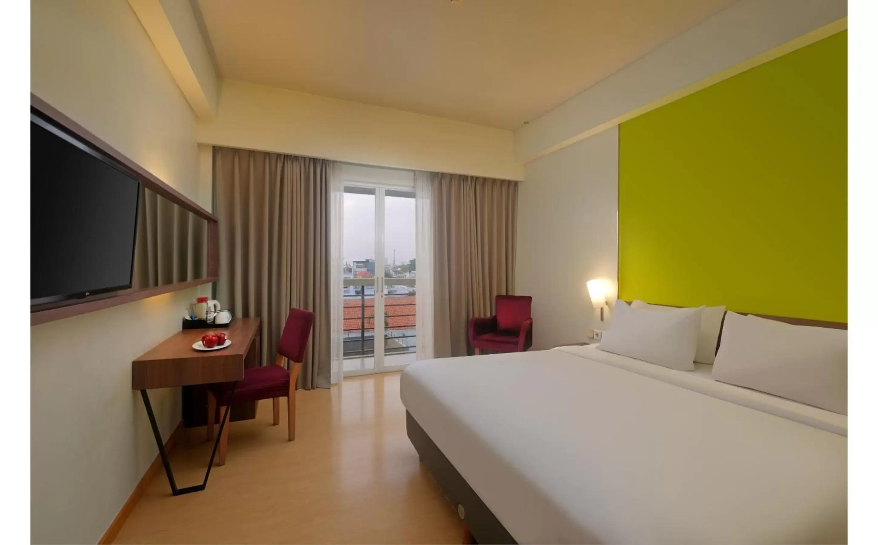 Bedroom, Bed in Quest Hotel Simpang Lima - Semarang by ASTON Bedroom, Bed in Quest Hotel Simpang Lima - Semarang by ASTON