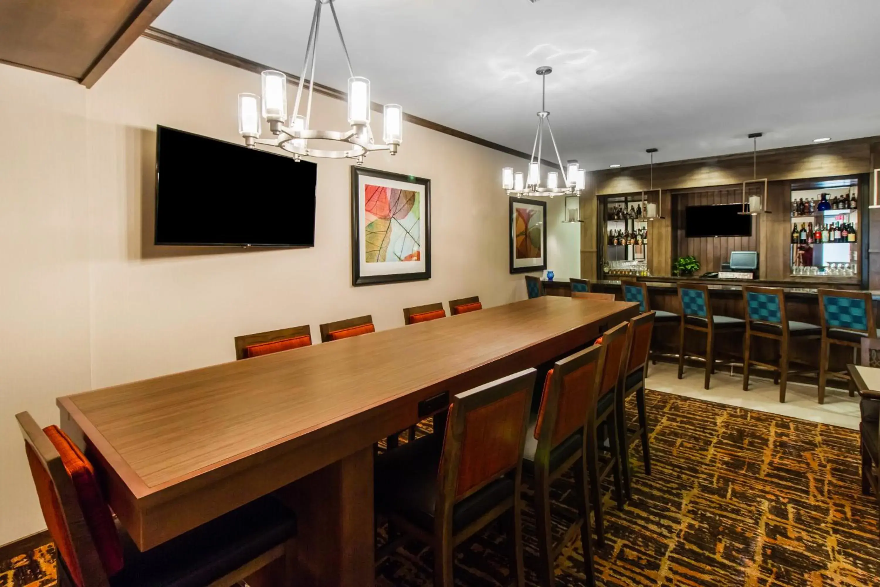 Lounge or bar, Lounge/Bar in MainStay Suites Watford City - Event Center