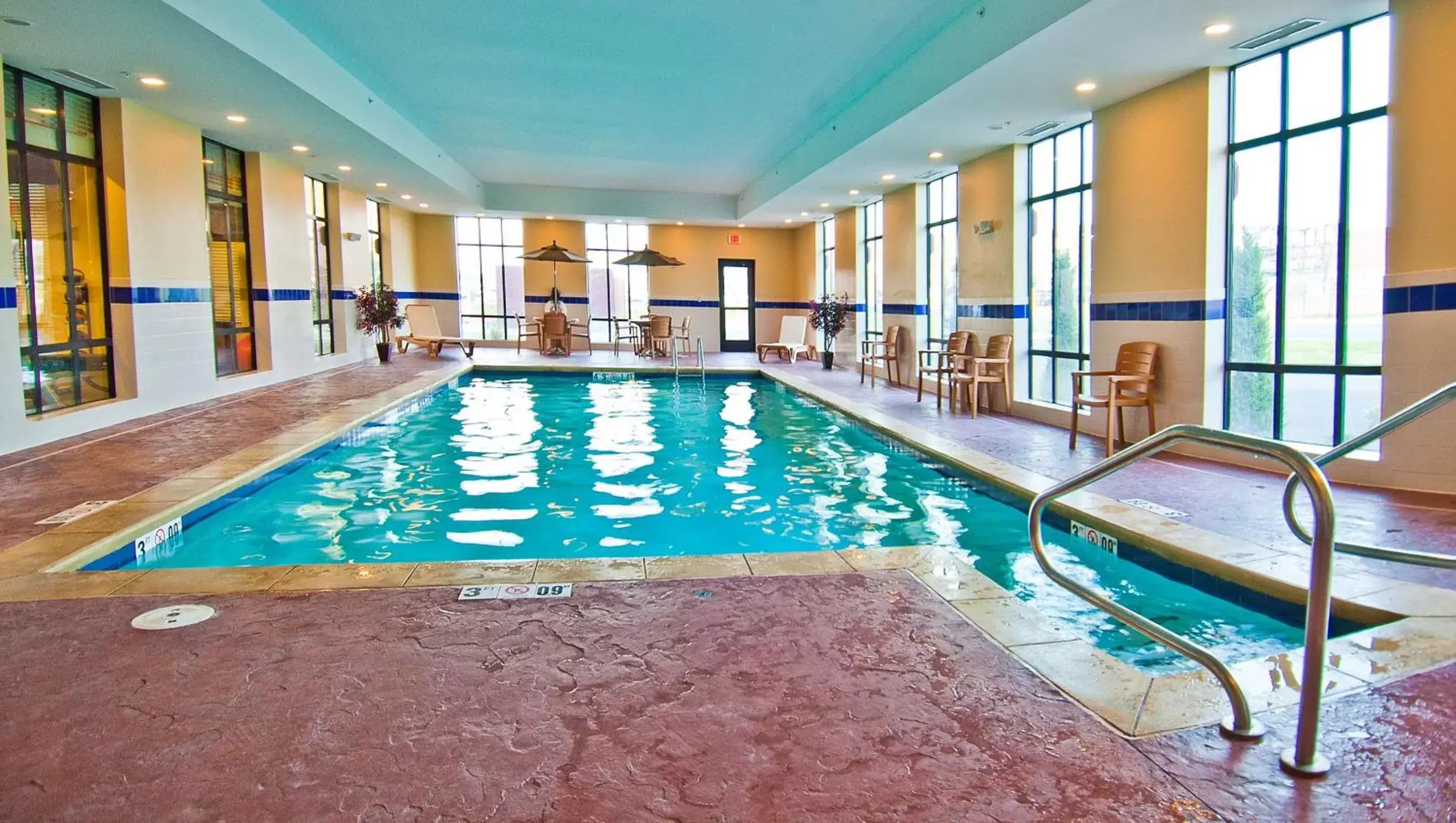 Pool view, Swimming Pool in Hampton Inn & Suites Elk City