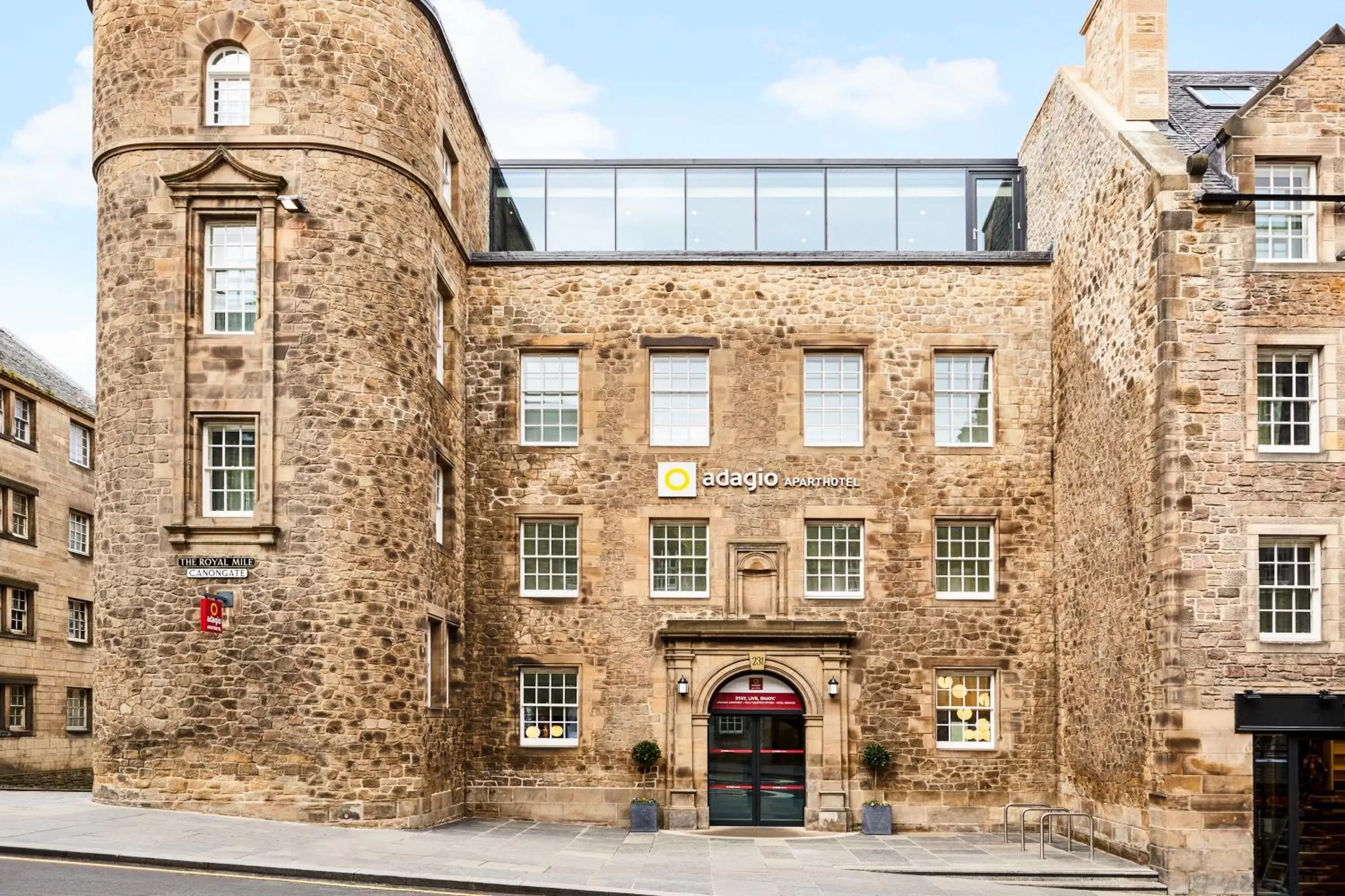 Facade/entrance, Property Building in Aparthotel Adagio Edinburgh Royal Mile