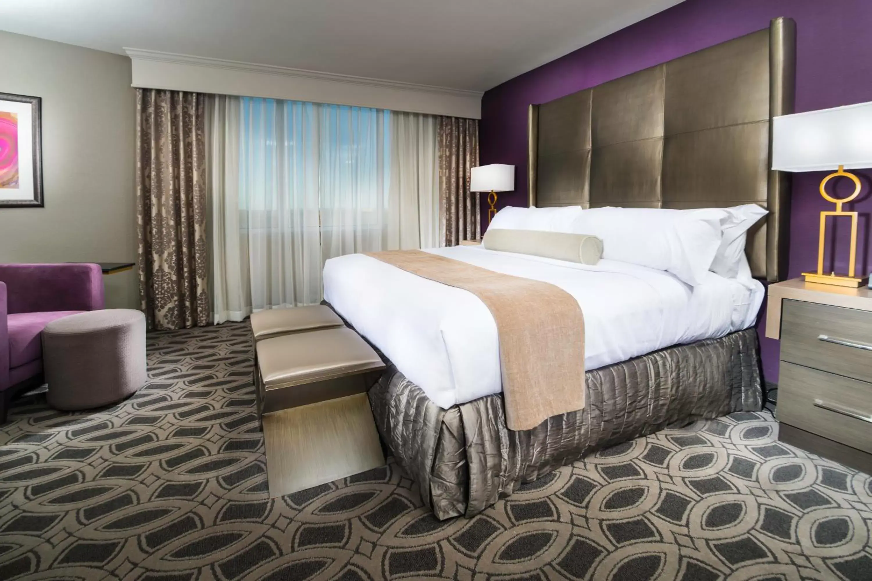 Photo of the whole room, Bed in Crowne Plaza Saddle Brook, an IHG Hotel