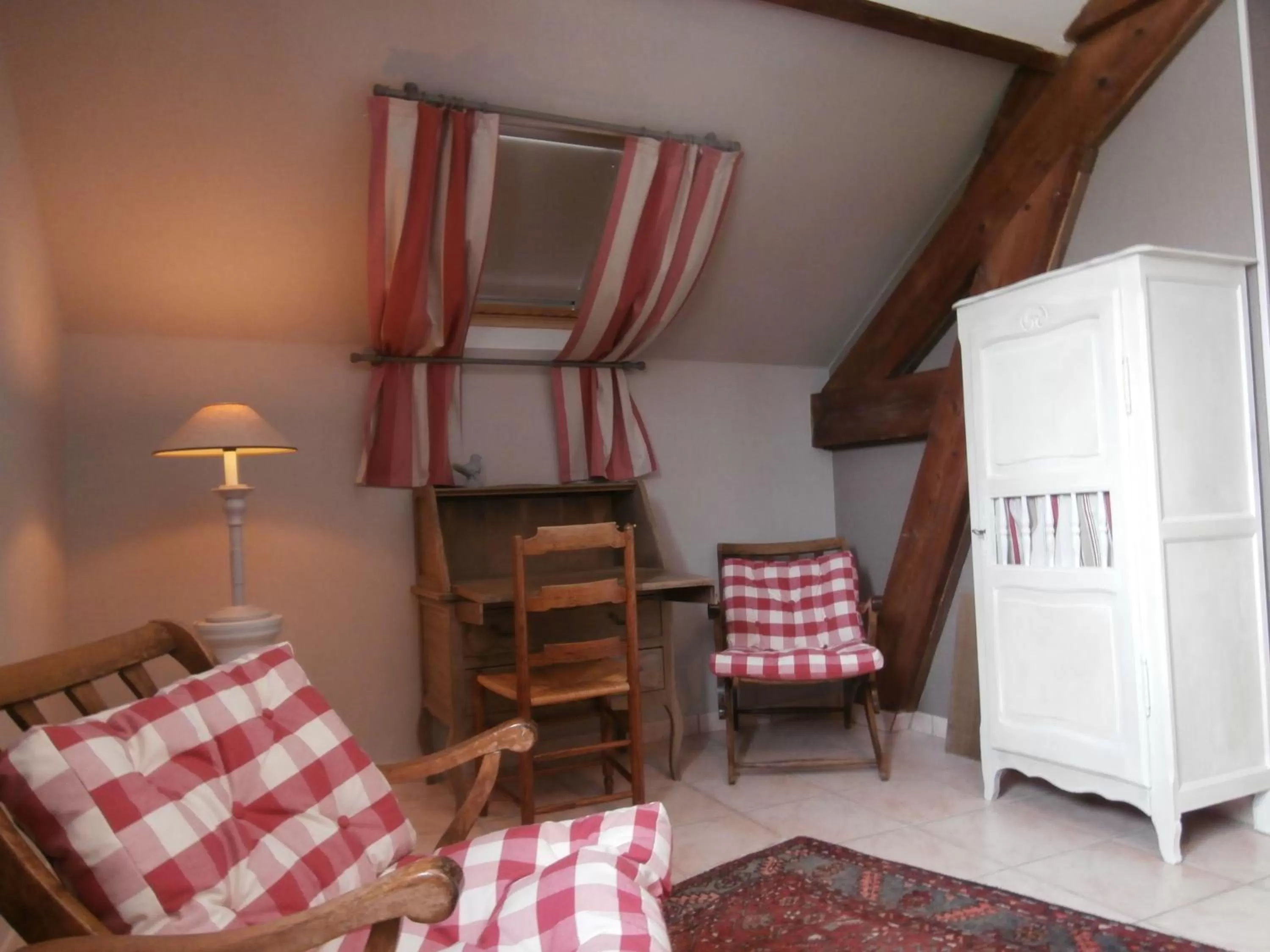 Bedroom, Seating Area in Le Cardonnet