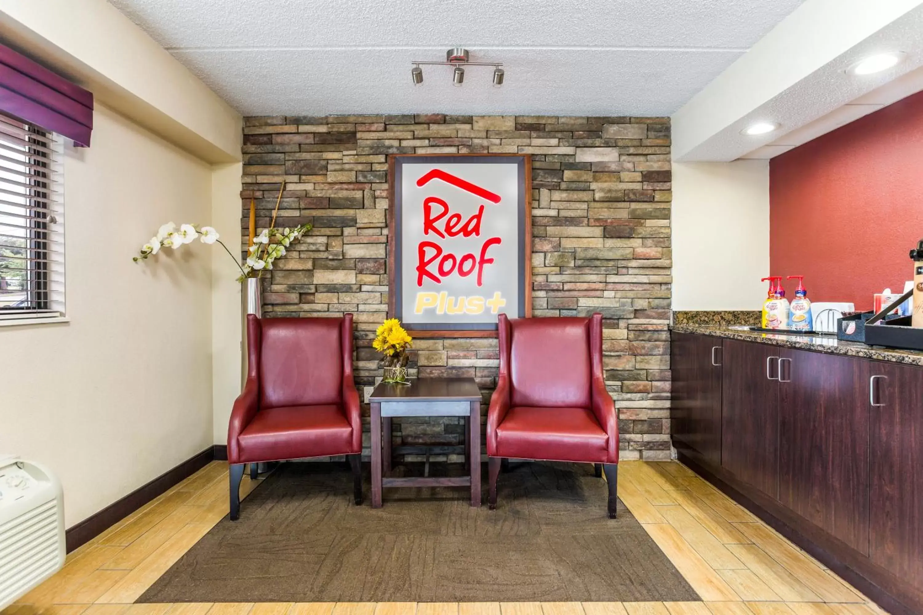 Lobby or reception in Red Roof Inn PLUS+ Nashville North Goodlettsville