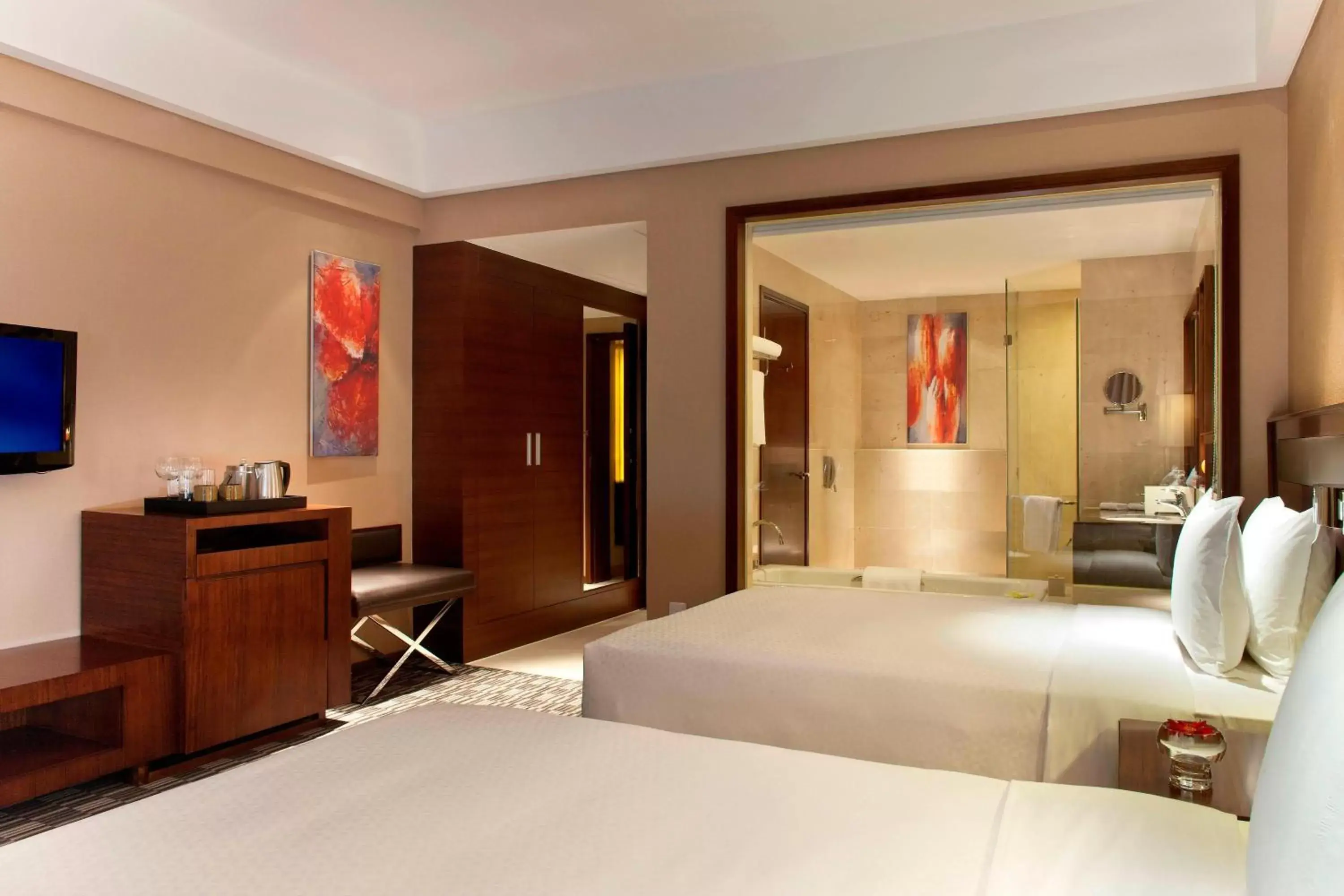 Photo of the whole room, Bed in Four Points by Sheraton Taicang