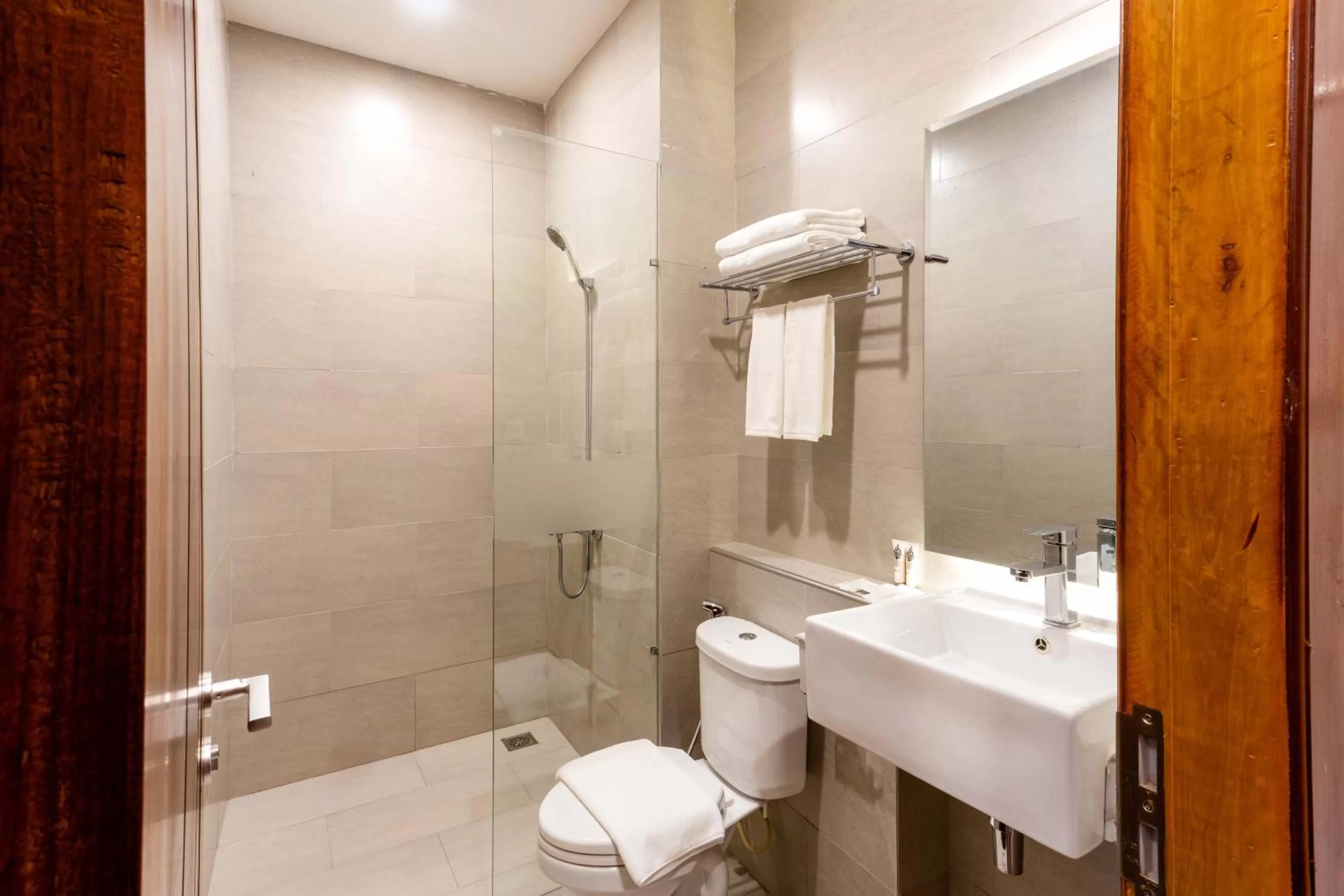 Shower in Joli Hotel