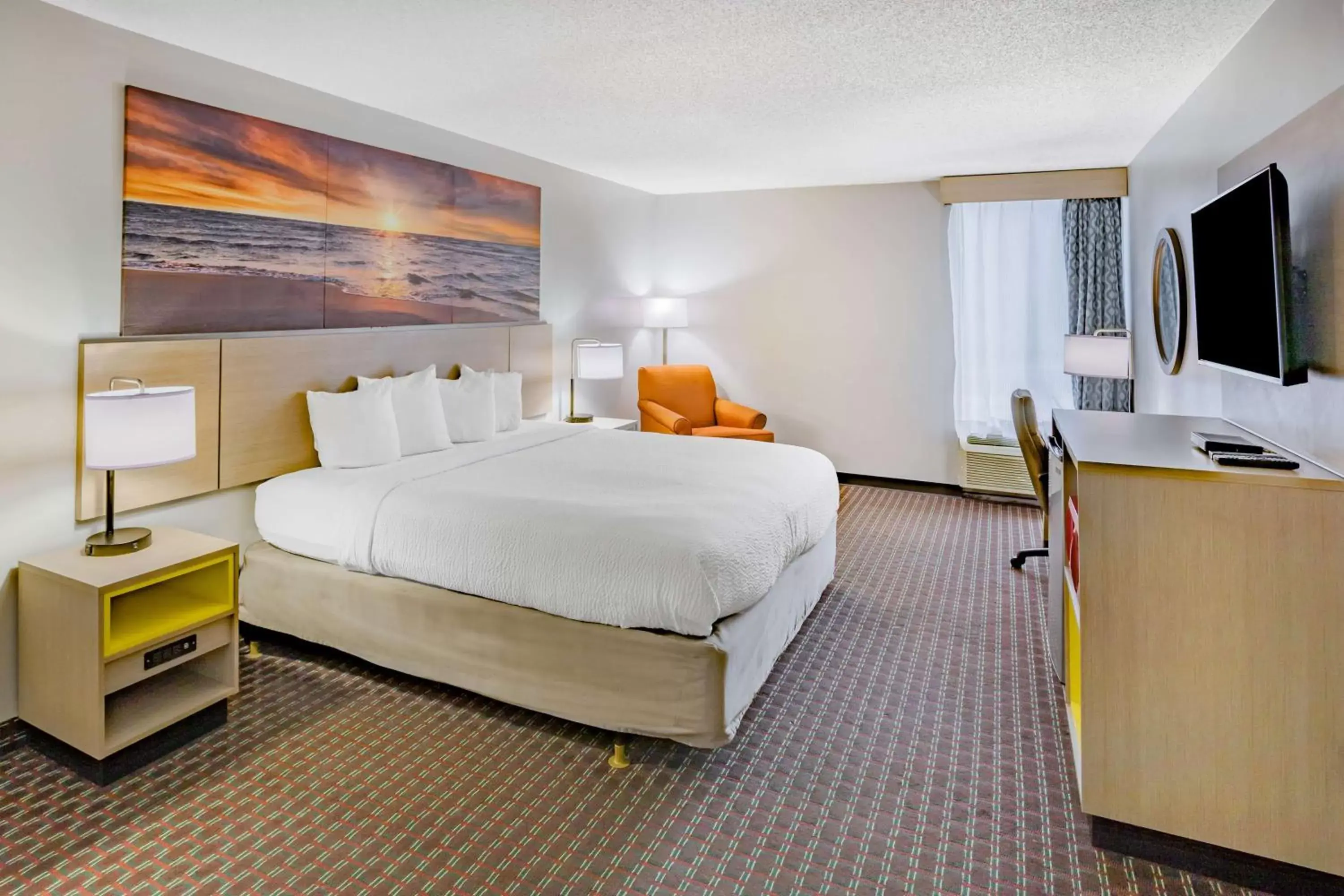 Photo of the whole room, Bed in Days Inn by Wyndham Hartsfield Jackson Atlanta Airport West