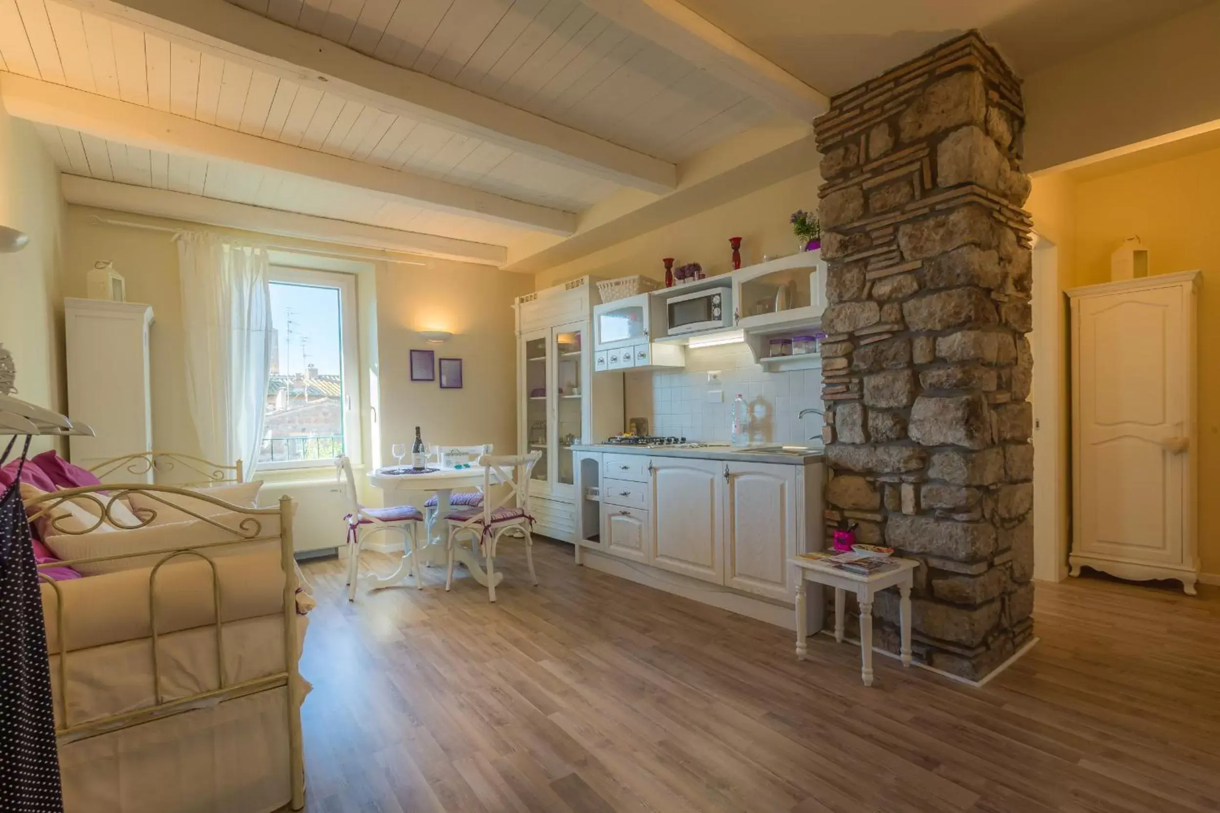 Kitchen or kitchenette, Dining Area in Viterbo Antica