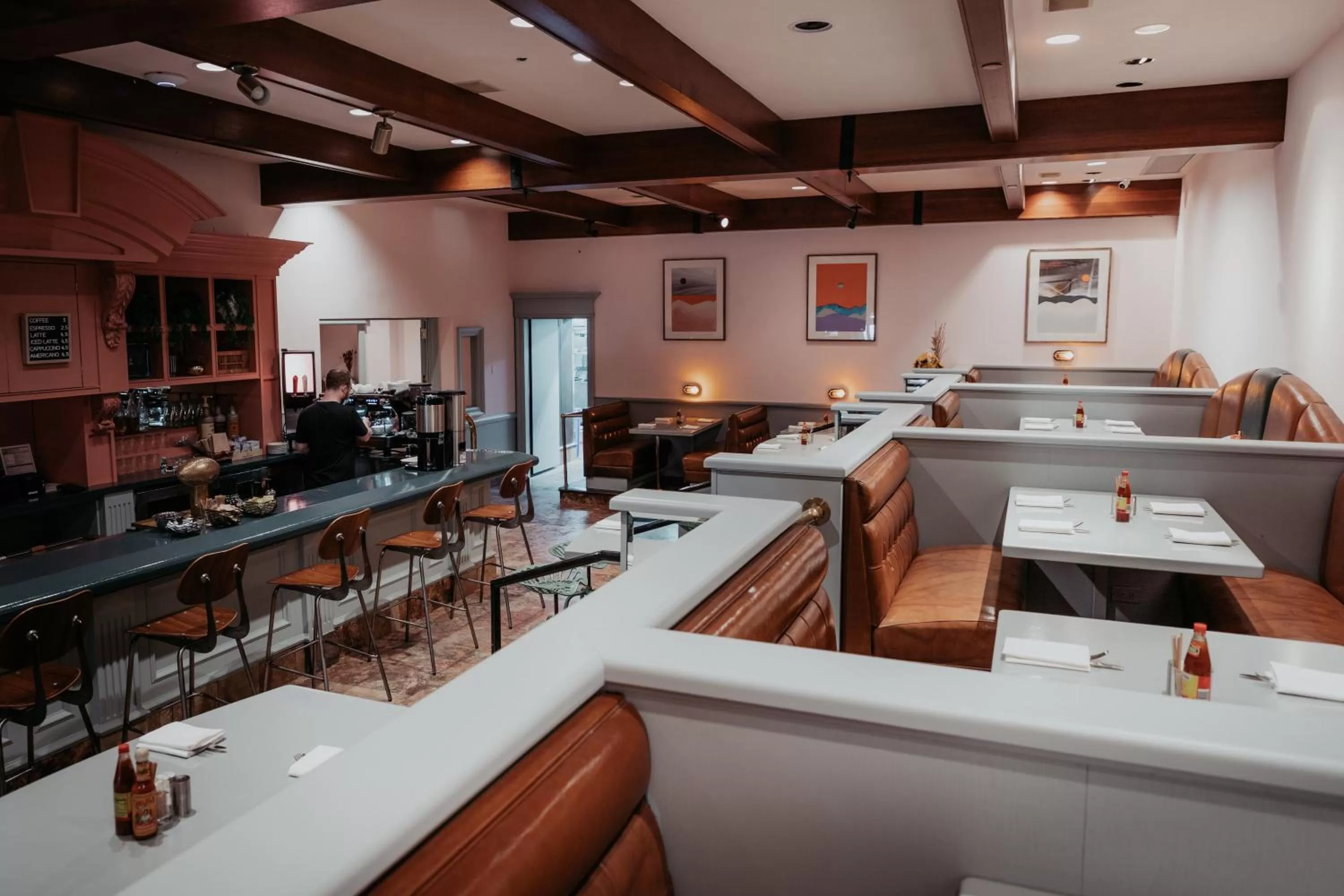 Restaurant/Places to Eat in Selina Chicago