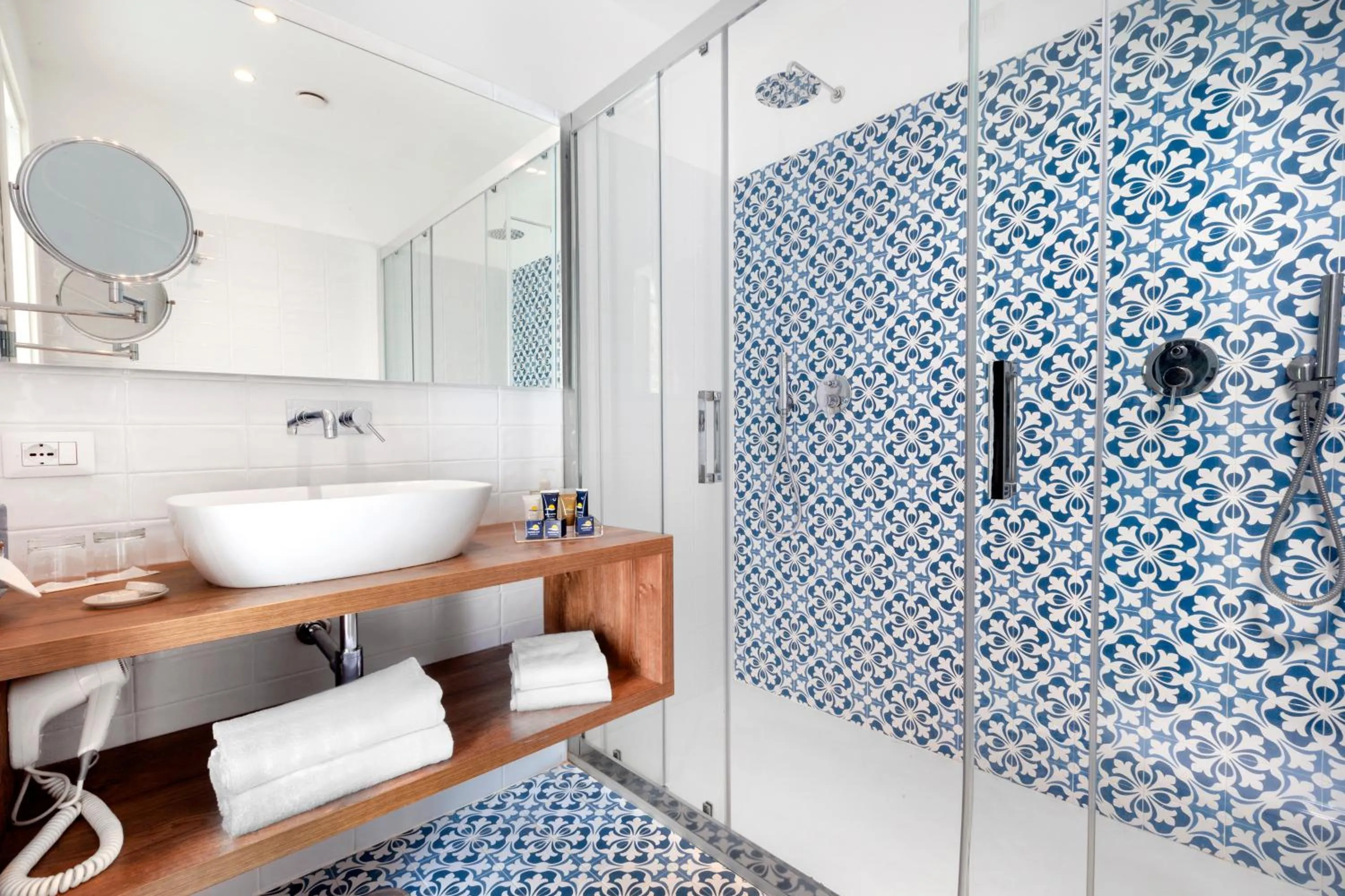 Bathroom in Atlantic Palace Hotel