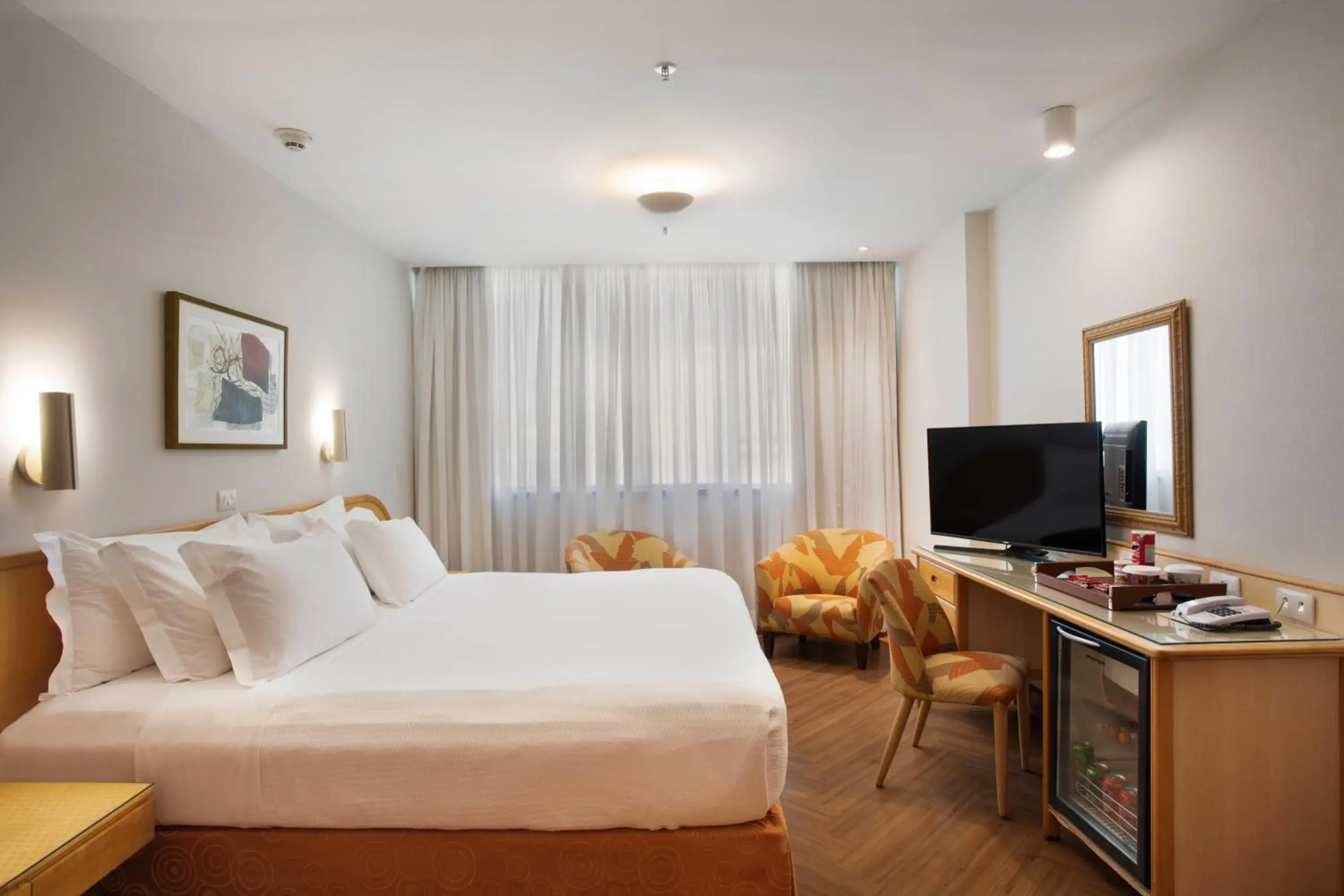 Bedroom, TV/Entertainment Center in Windsor Excelsior Copacabana
