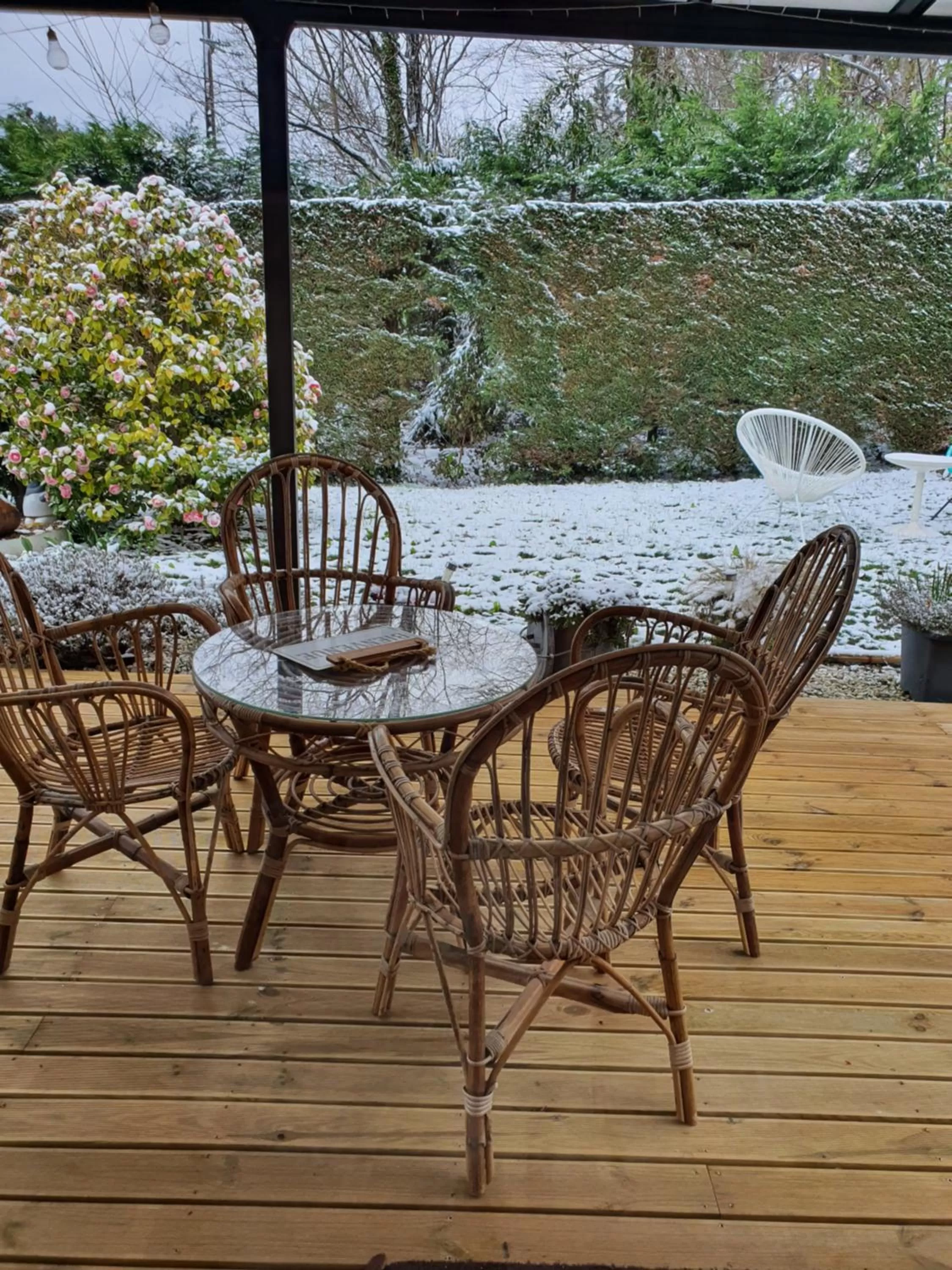 Patio in A l'Ecole Buissonnière, chambre d'hôtes en Sidobre