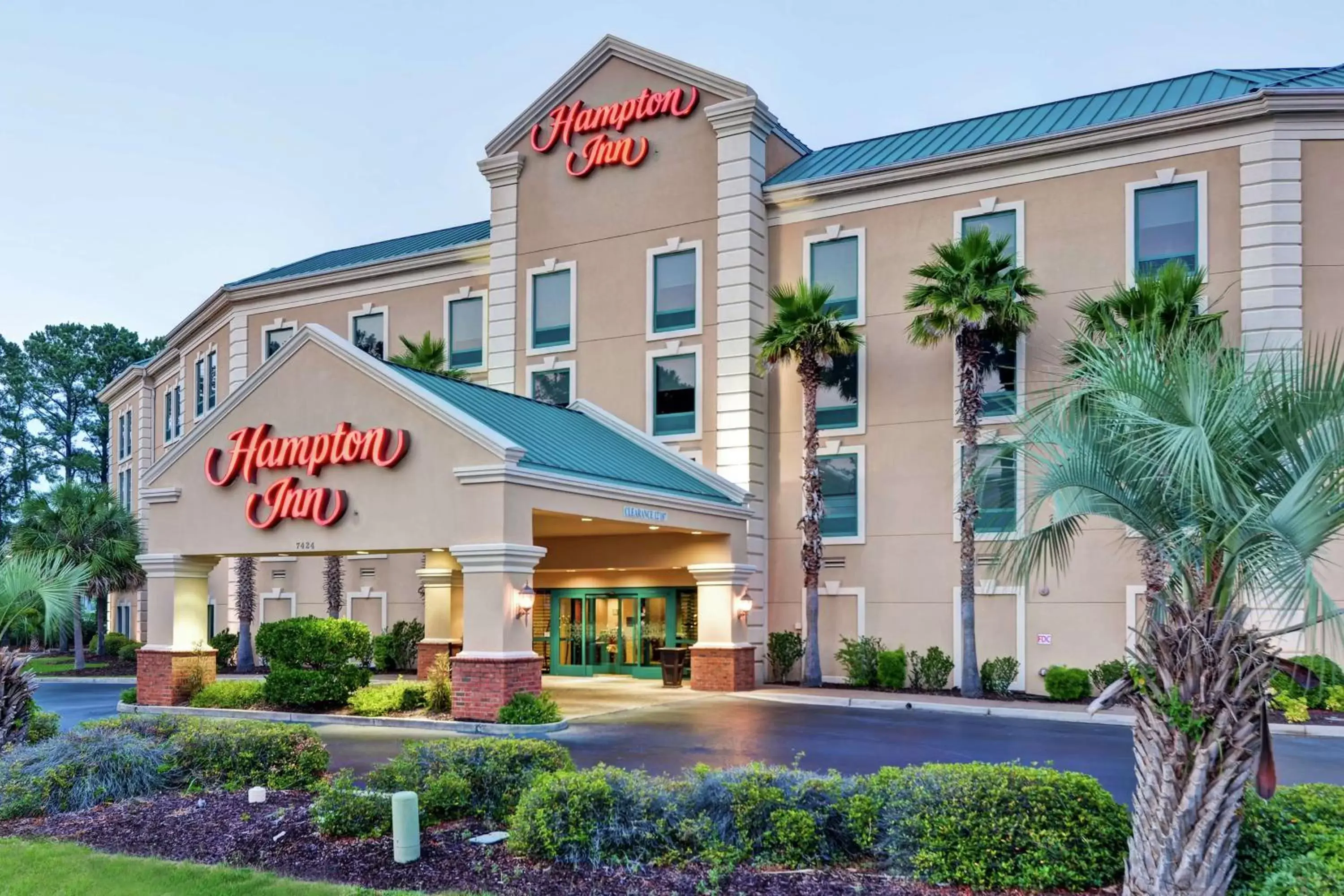 Property Building in Hampton Inn Charleston North