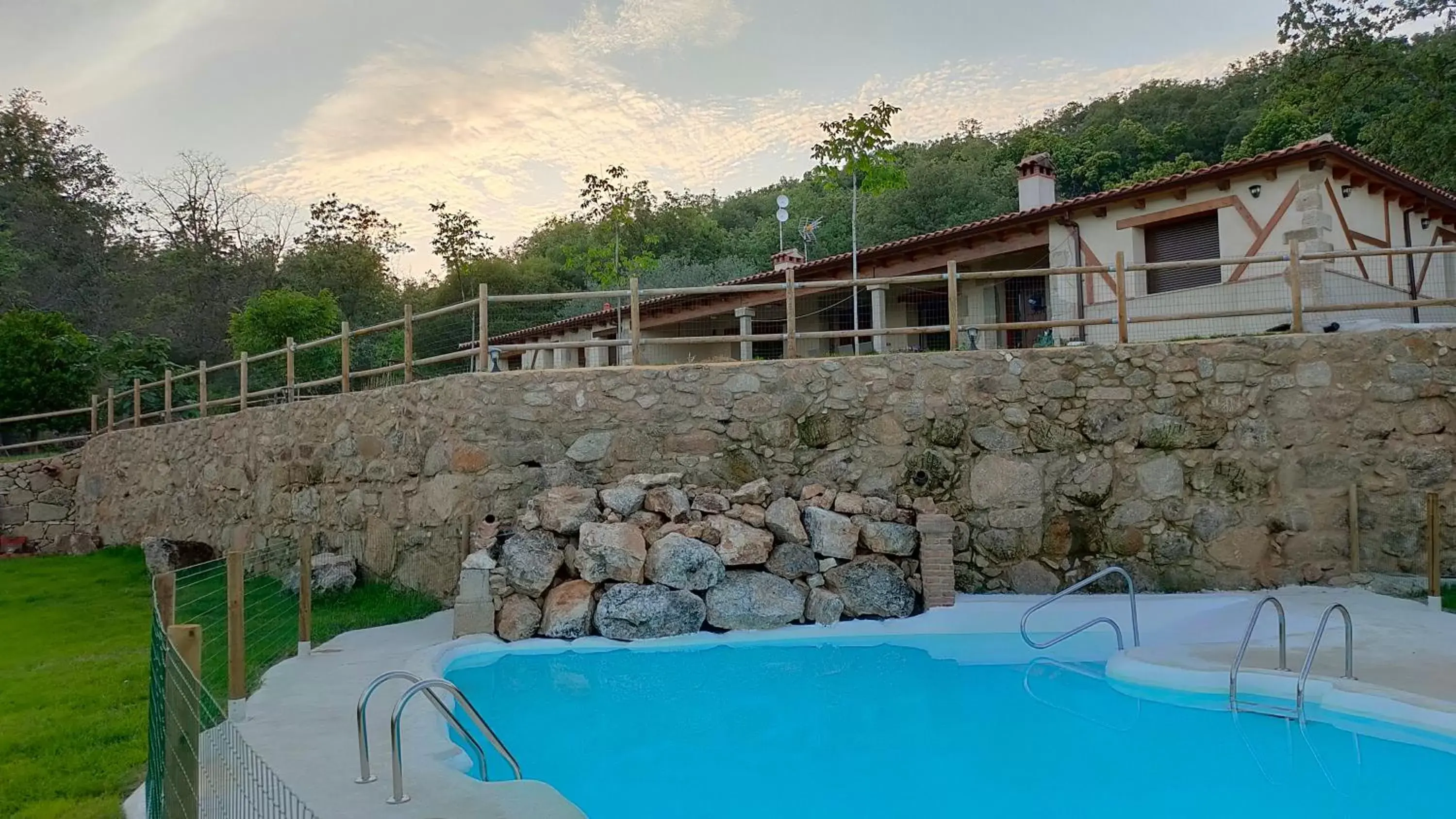 Facade/entrance, Swimming Pool in Hotel Rural San Giles
