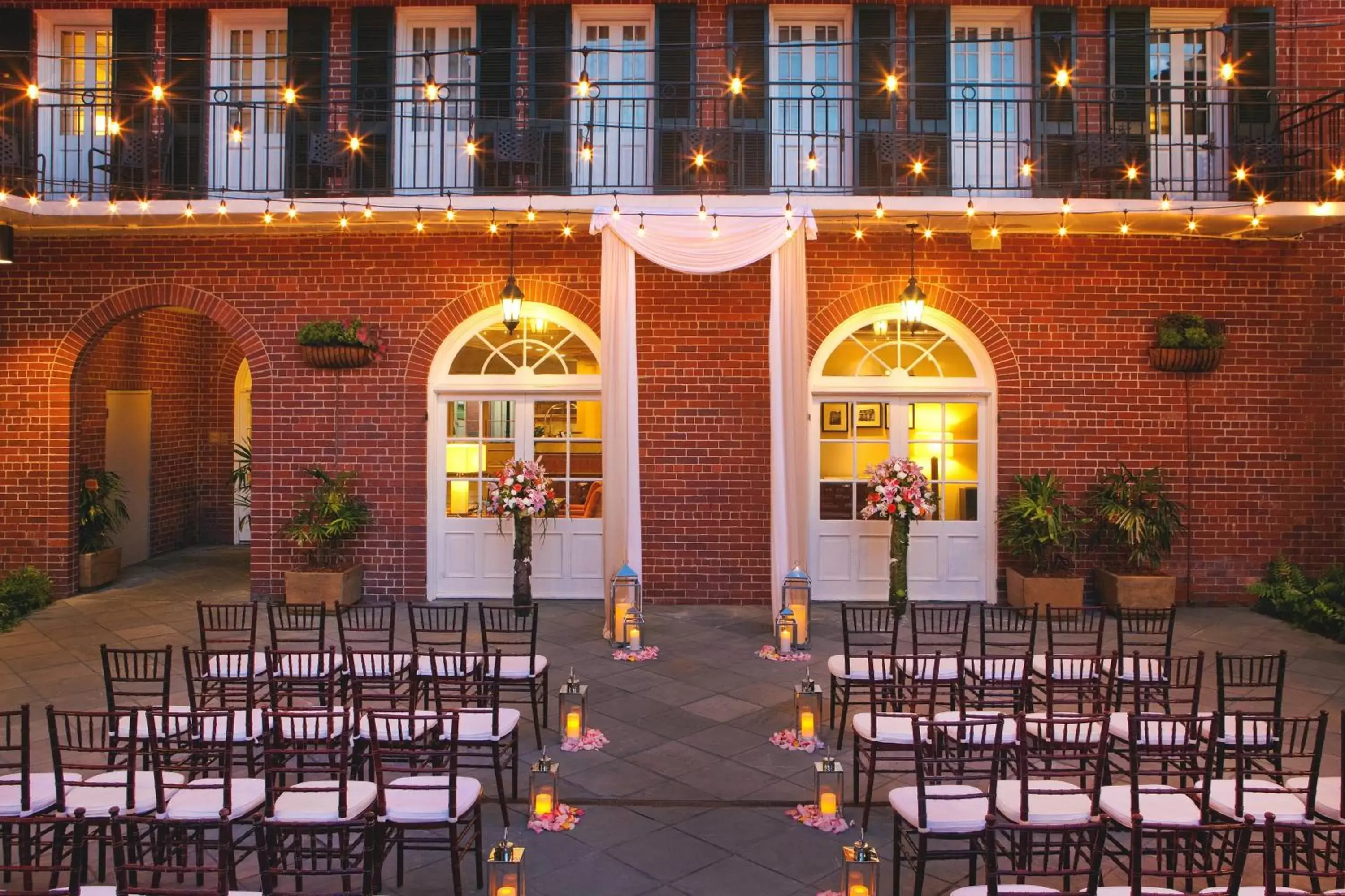 Property building, Restaurant/Places to Eat in Four Points by Sheraton French Quarter