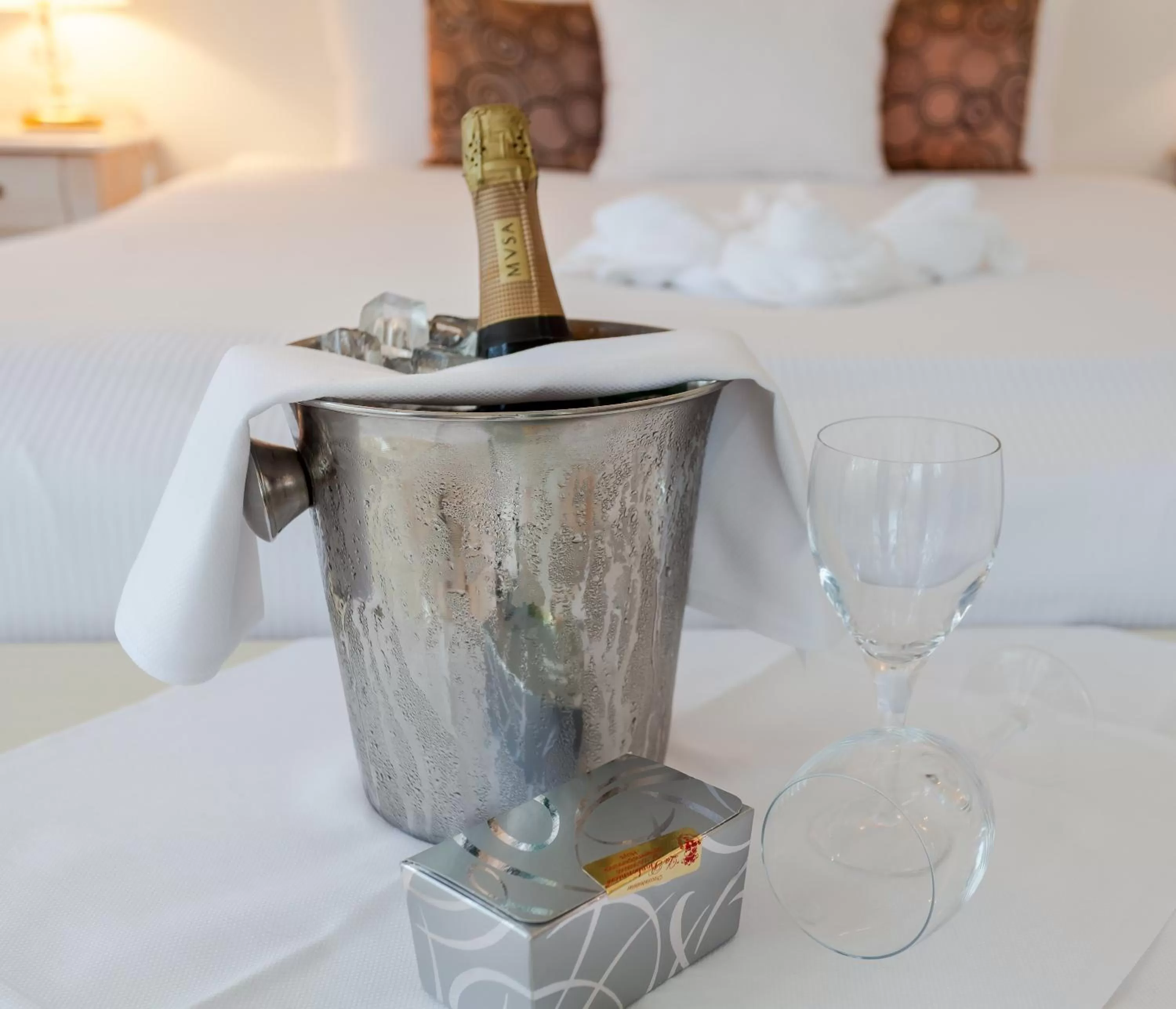 Drinks, Bed in Hotel Schimmelpenninck Huys