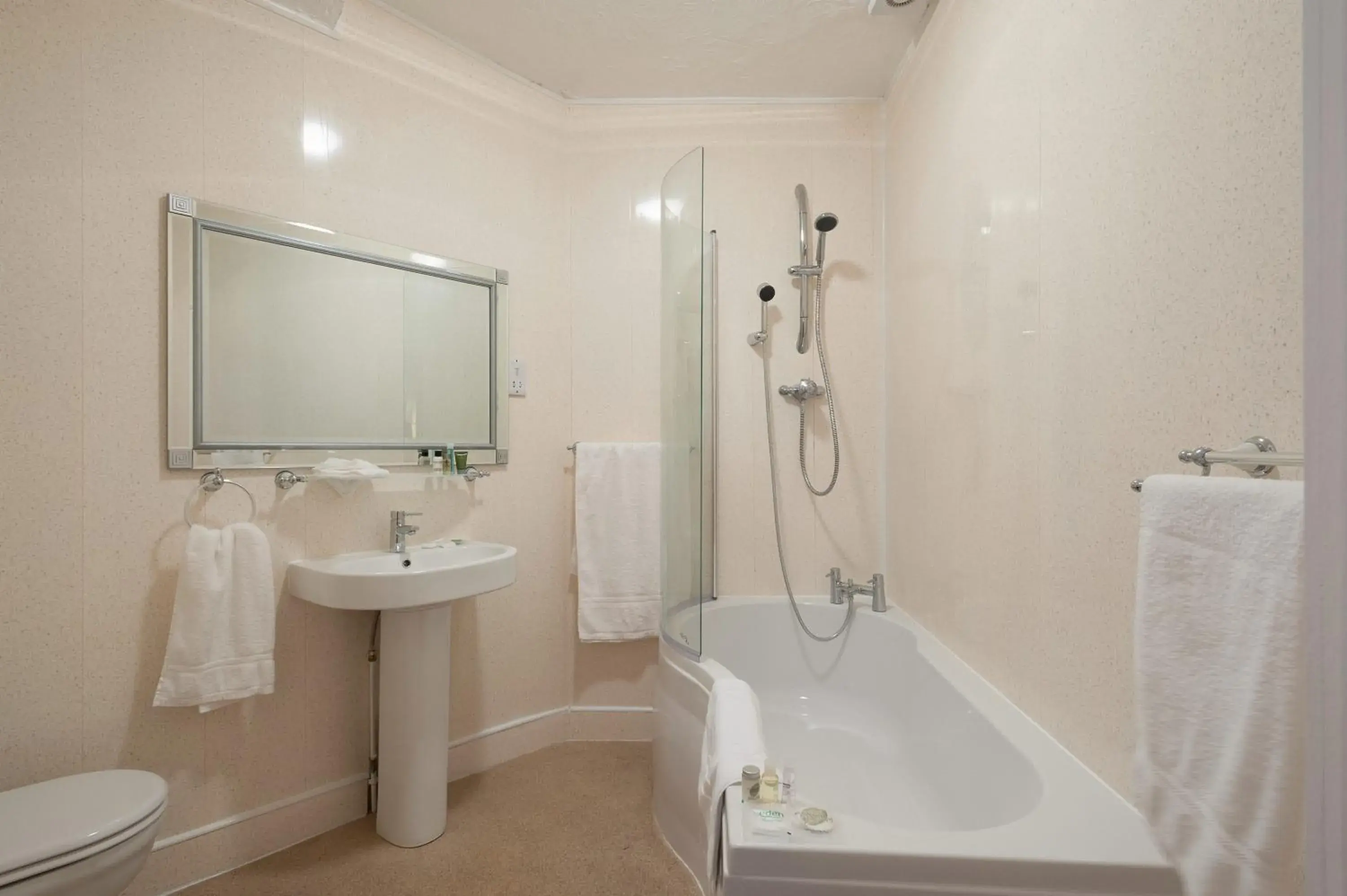 Bathroom in Town House Rooms