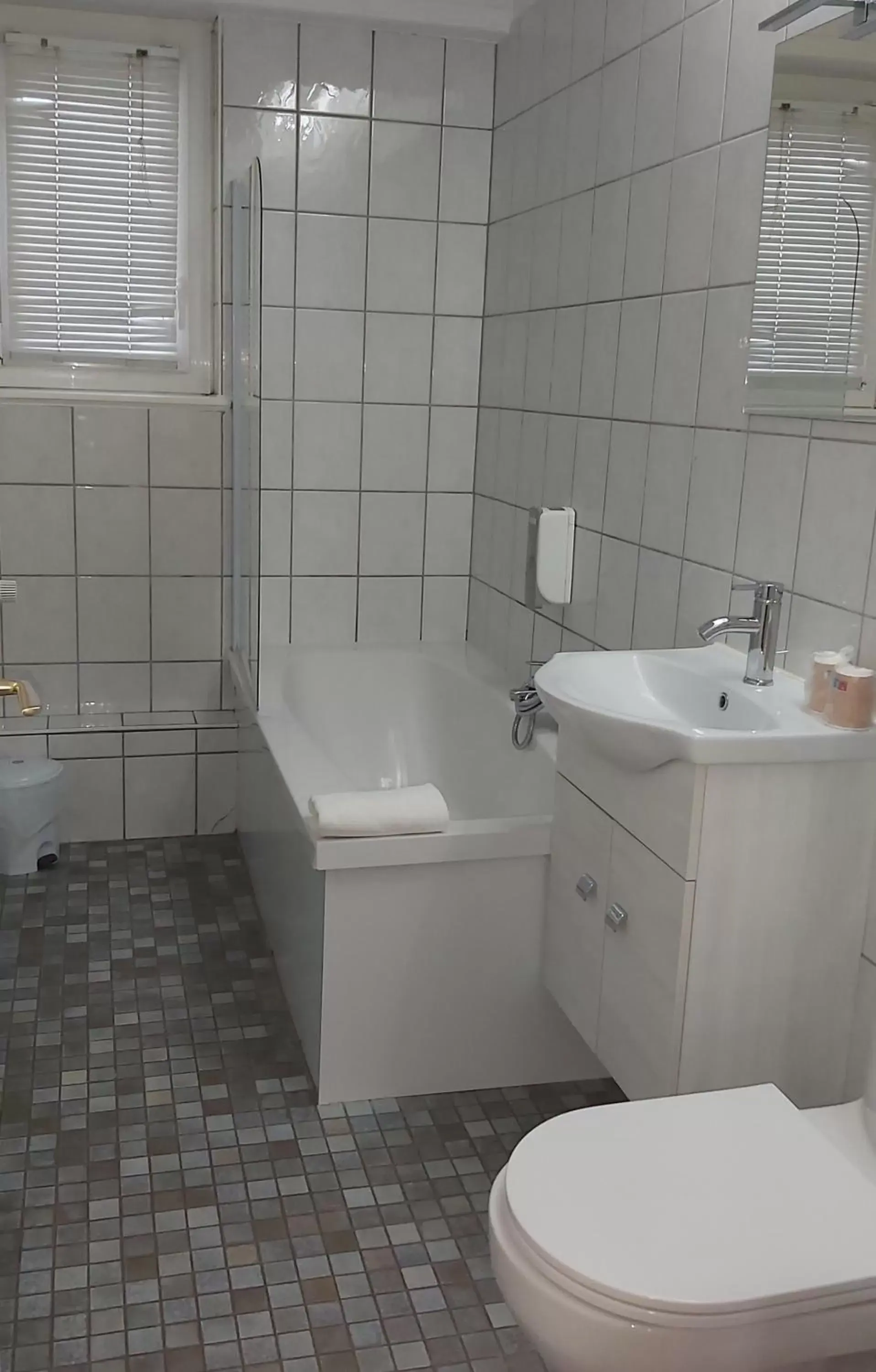 Toilet, Bathroom in The Originals Access, Hôtel Colmar Gare (P'tit Dej-Hotel)