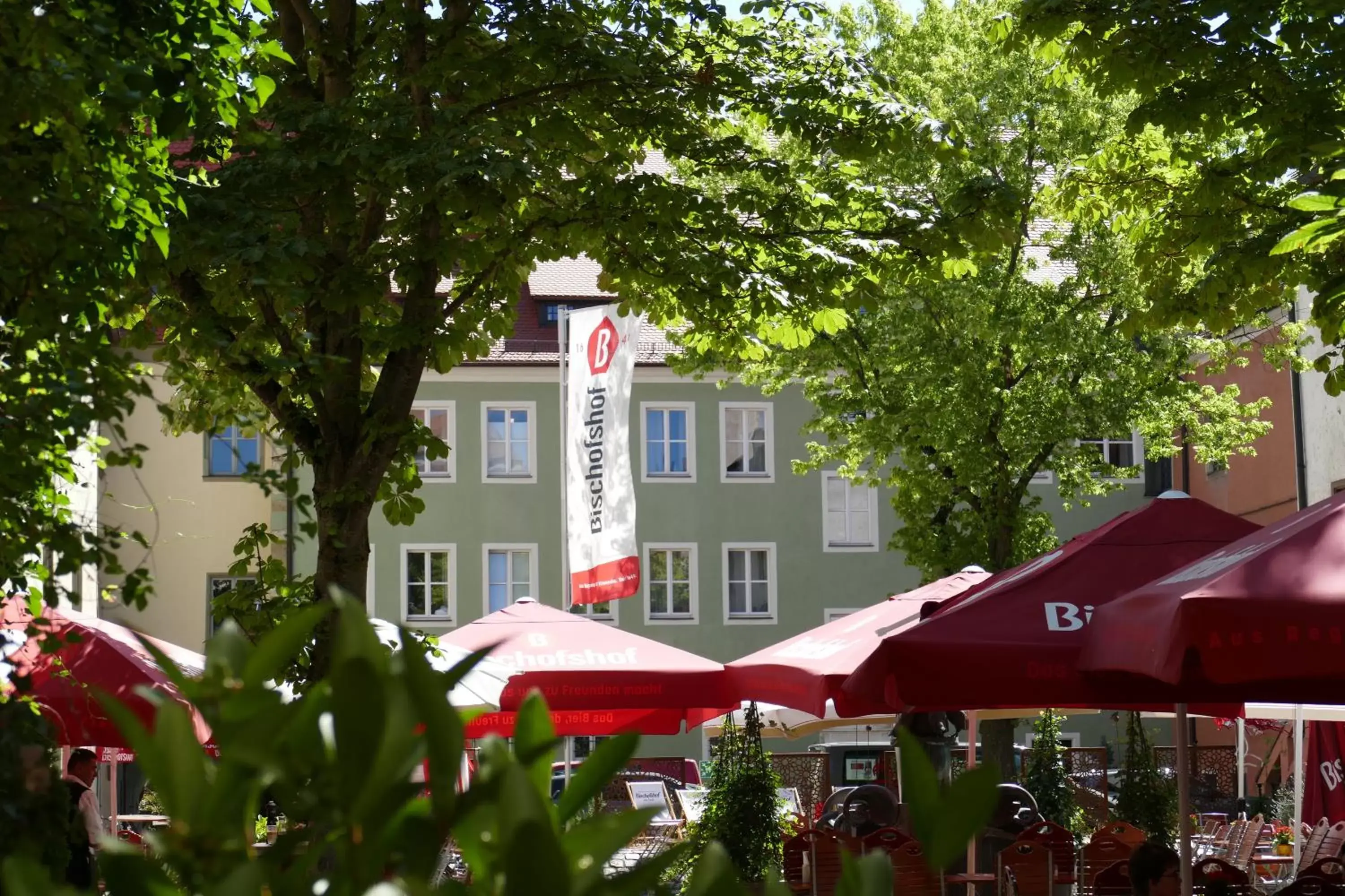 Garden view, Property Building in Hotel Bischofshof am Dom