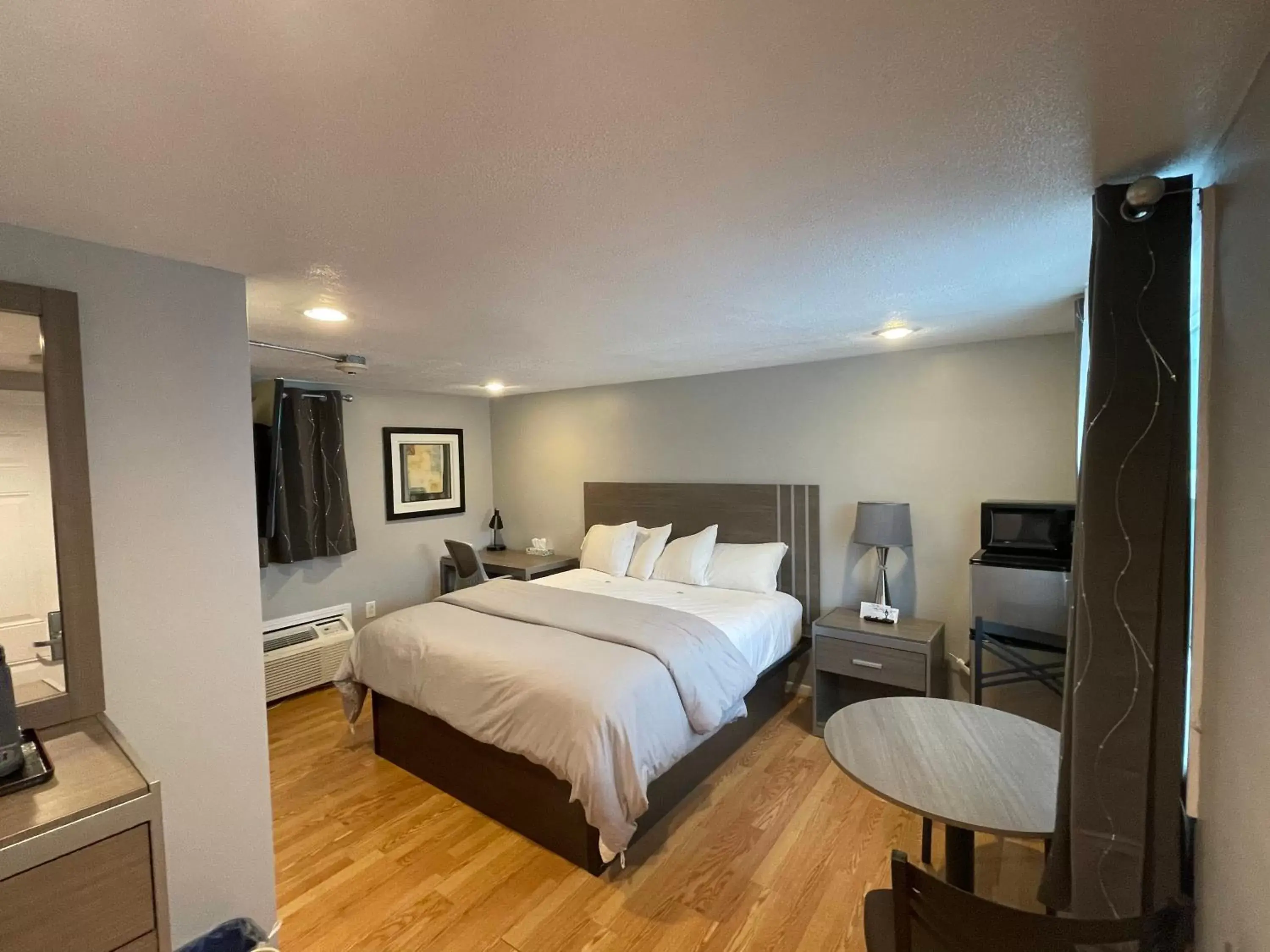 Bed in Aquastar Inn Bed in Aquastar Inn