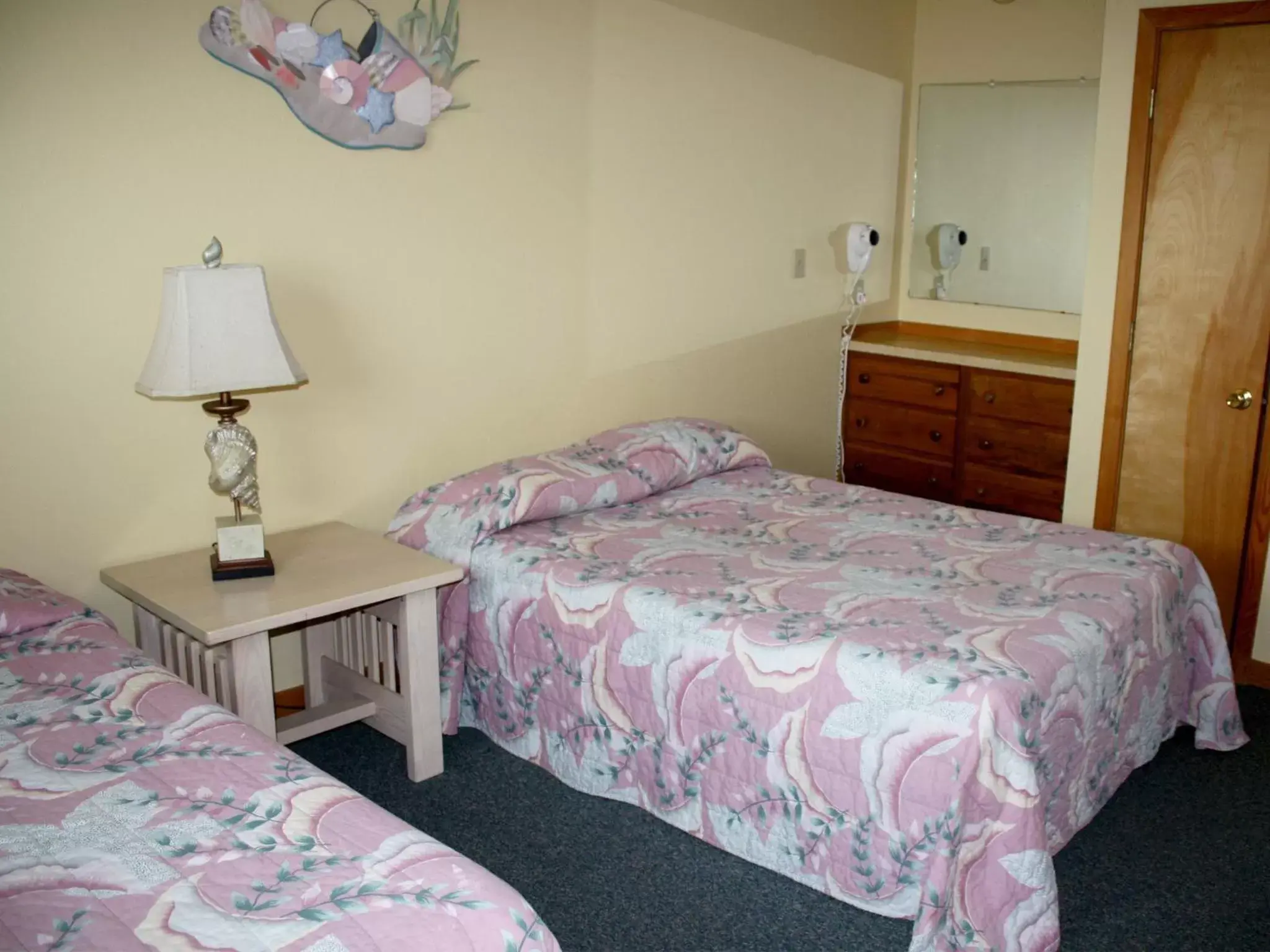 Two-Bedroom Suite with a Pool view in Cape Hatteras Motel