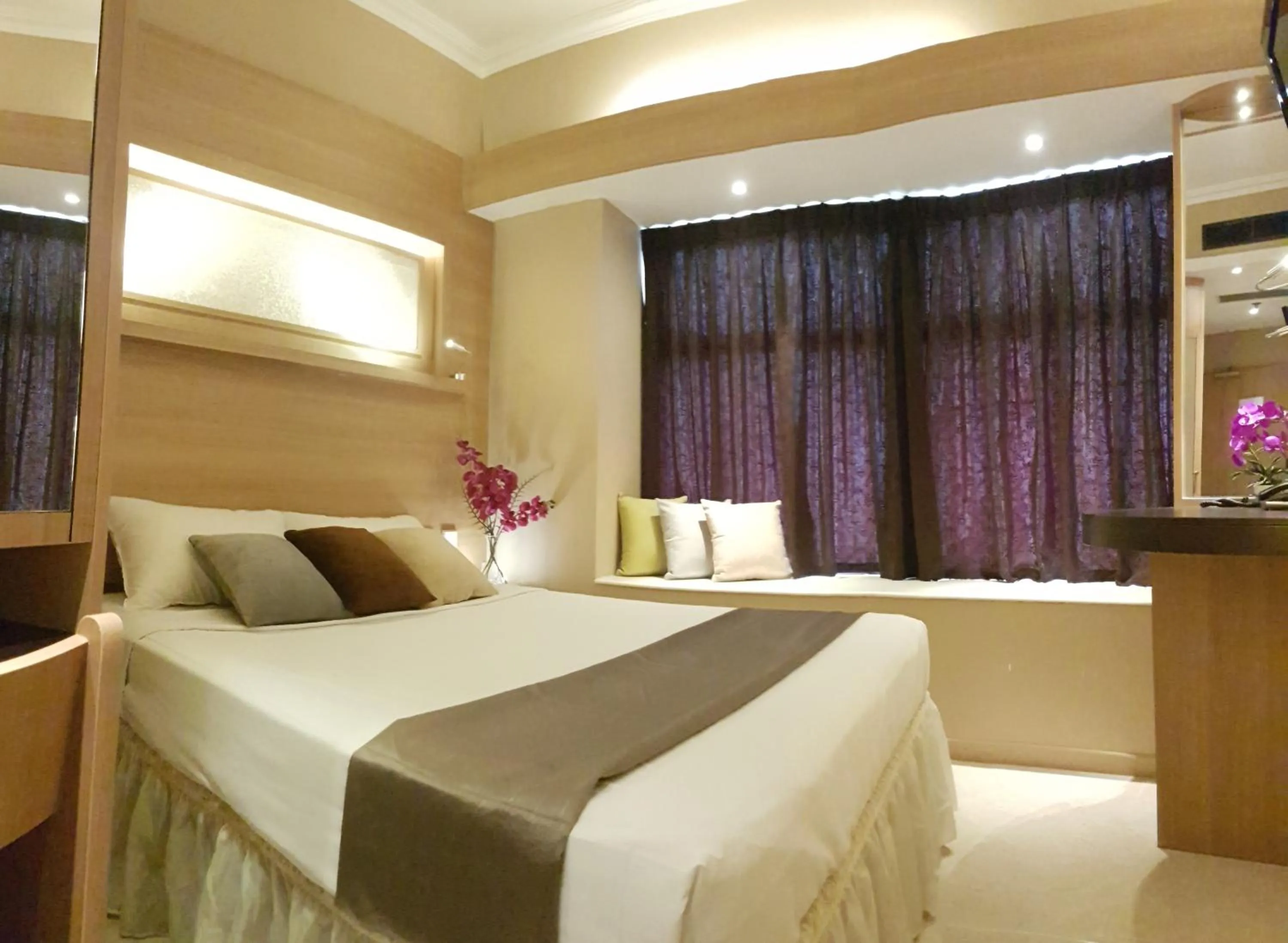 Bed in Robertson Quay Hotel