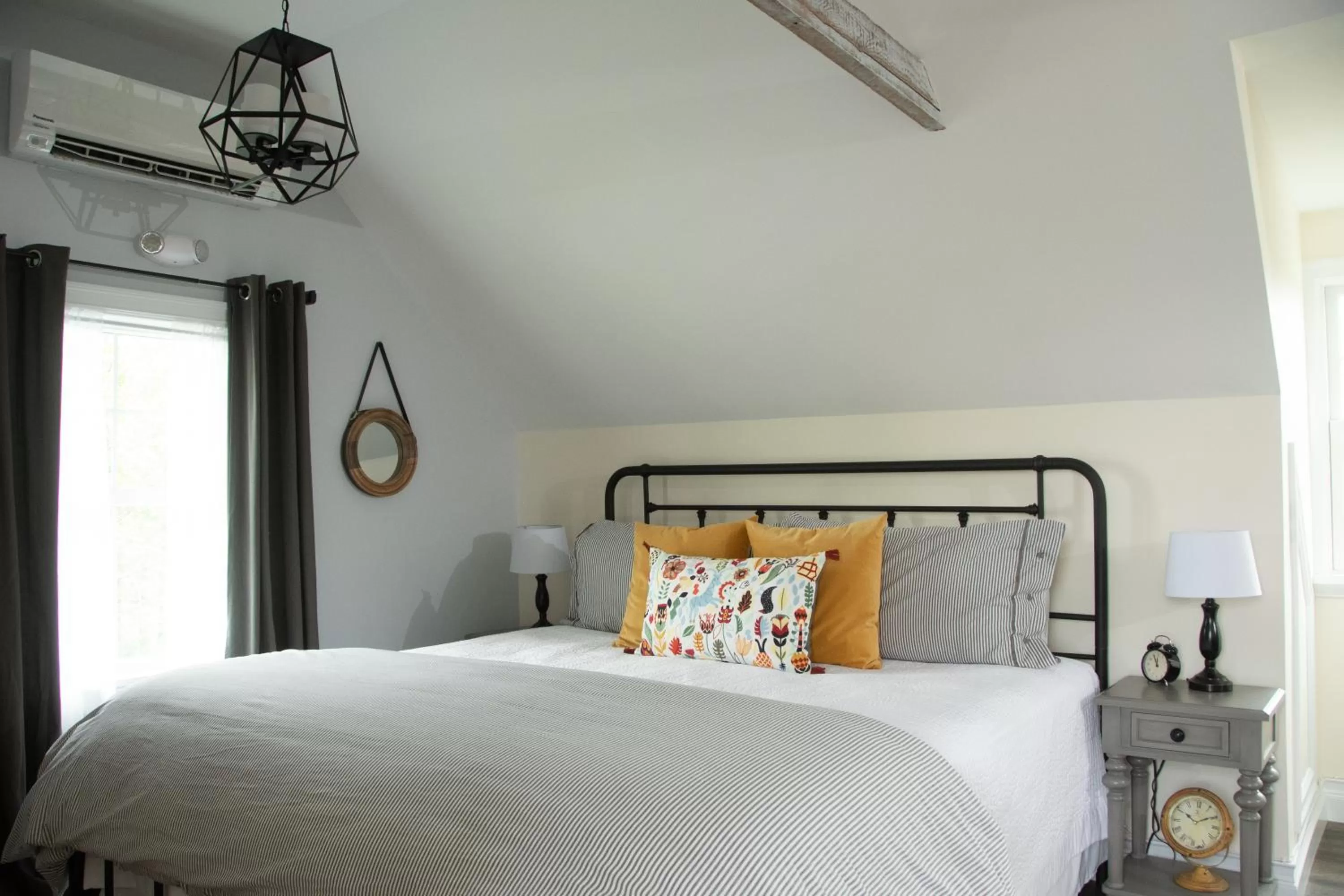 Bed in The Ocean Bay House