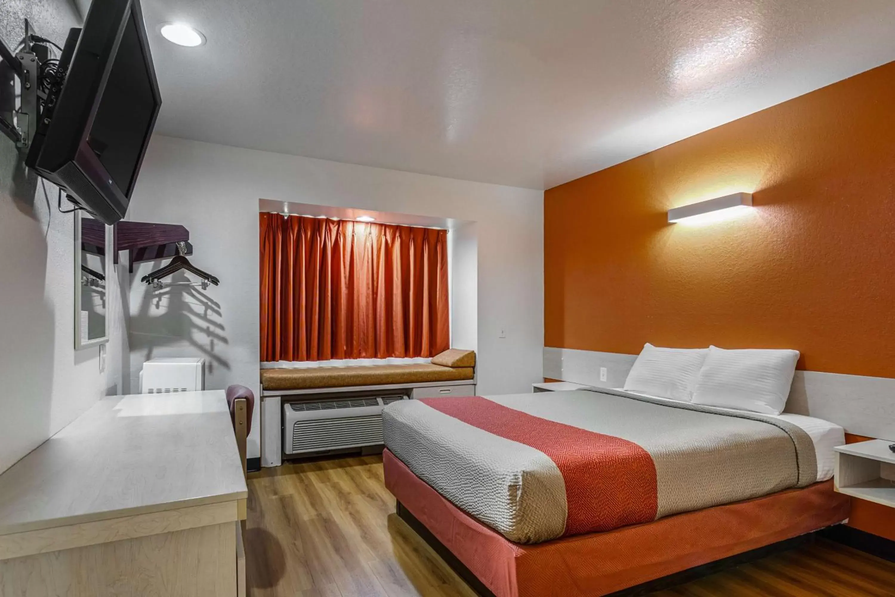 Photo of the whole room, Bed in Motel 6-Mcalester, OK Photo of the whole room, Bed in Motel 6-Mcalester, OK