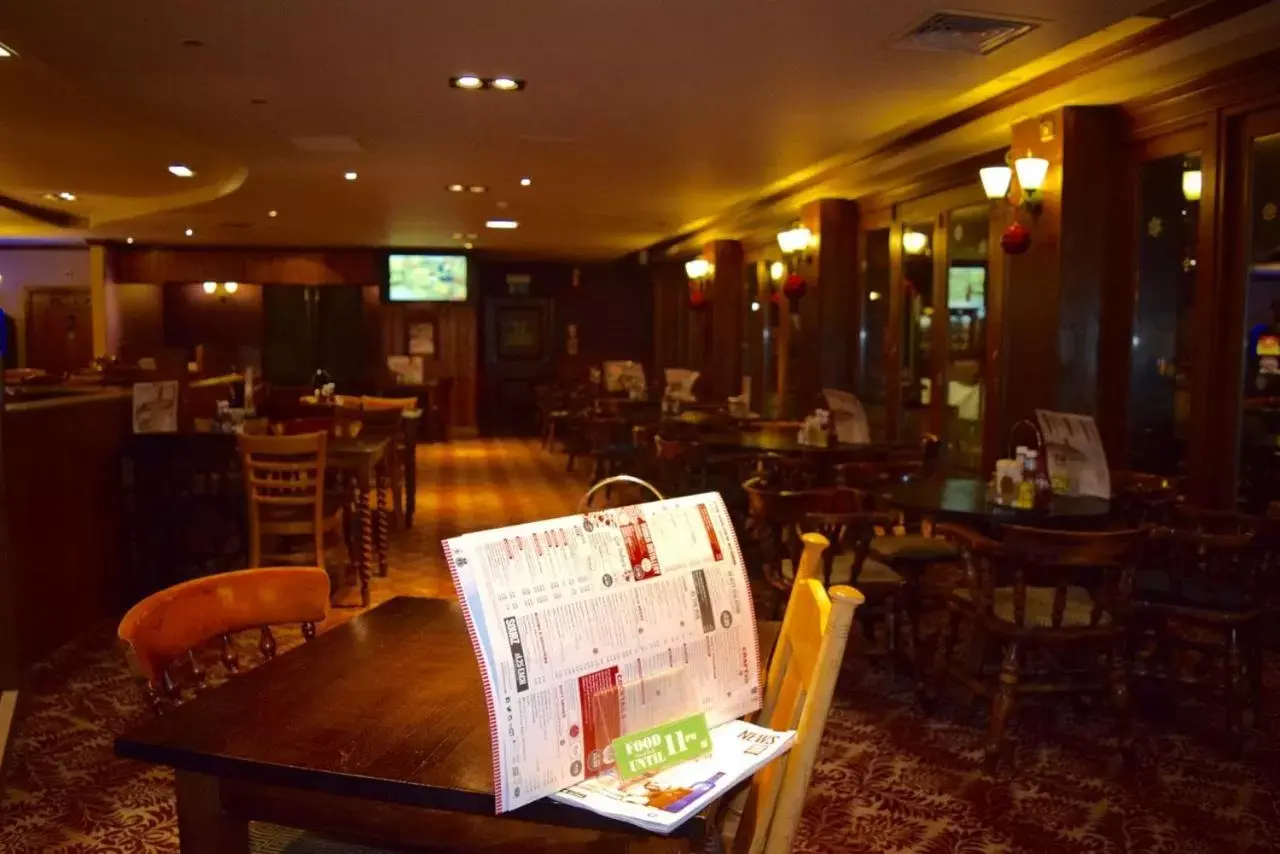 Restaurant/Places to Eat in The Golden Acorn Wetherspoon