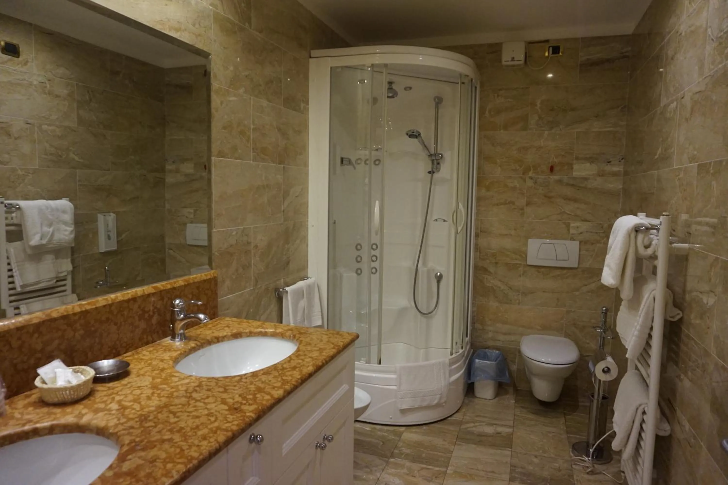 Bathroom in Hotel Columbus