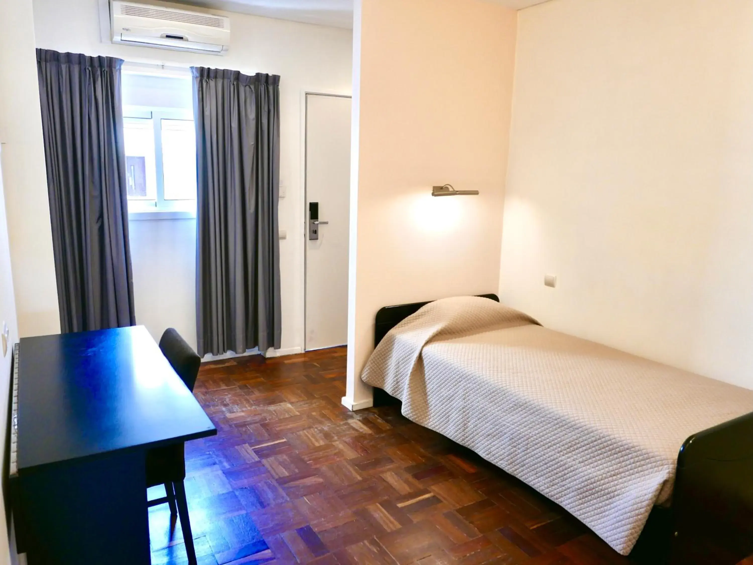 Bedroom, Bed in Lisboa Central Park Hotel Suites & Studios